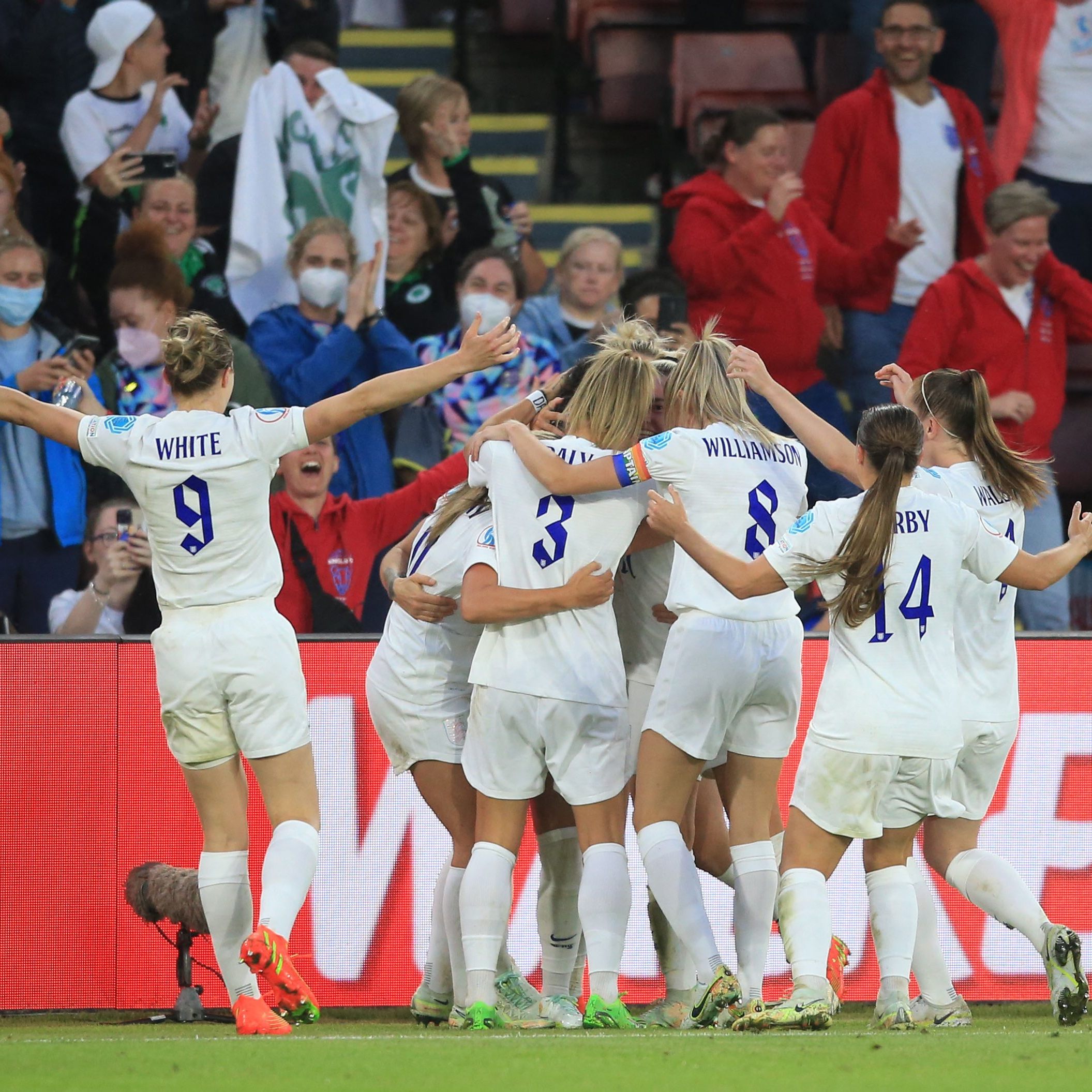 Englands Frauen jubeln über den verdienten Einzug ins EM-Finale.