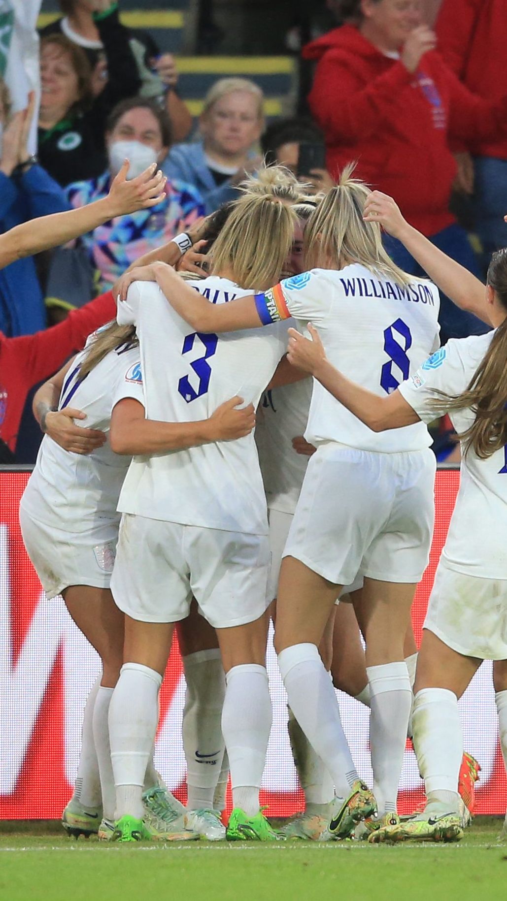Englands Frauen jubeln über den verdienten Einzug ins EM-Finale.