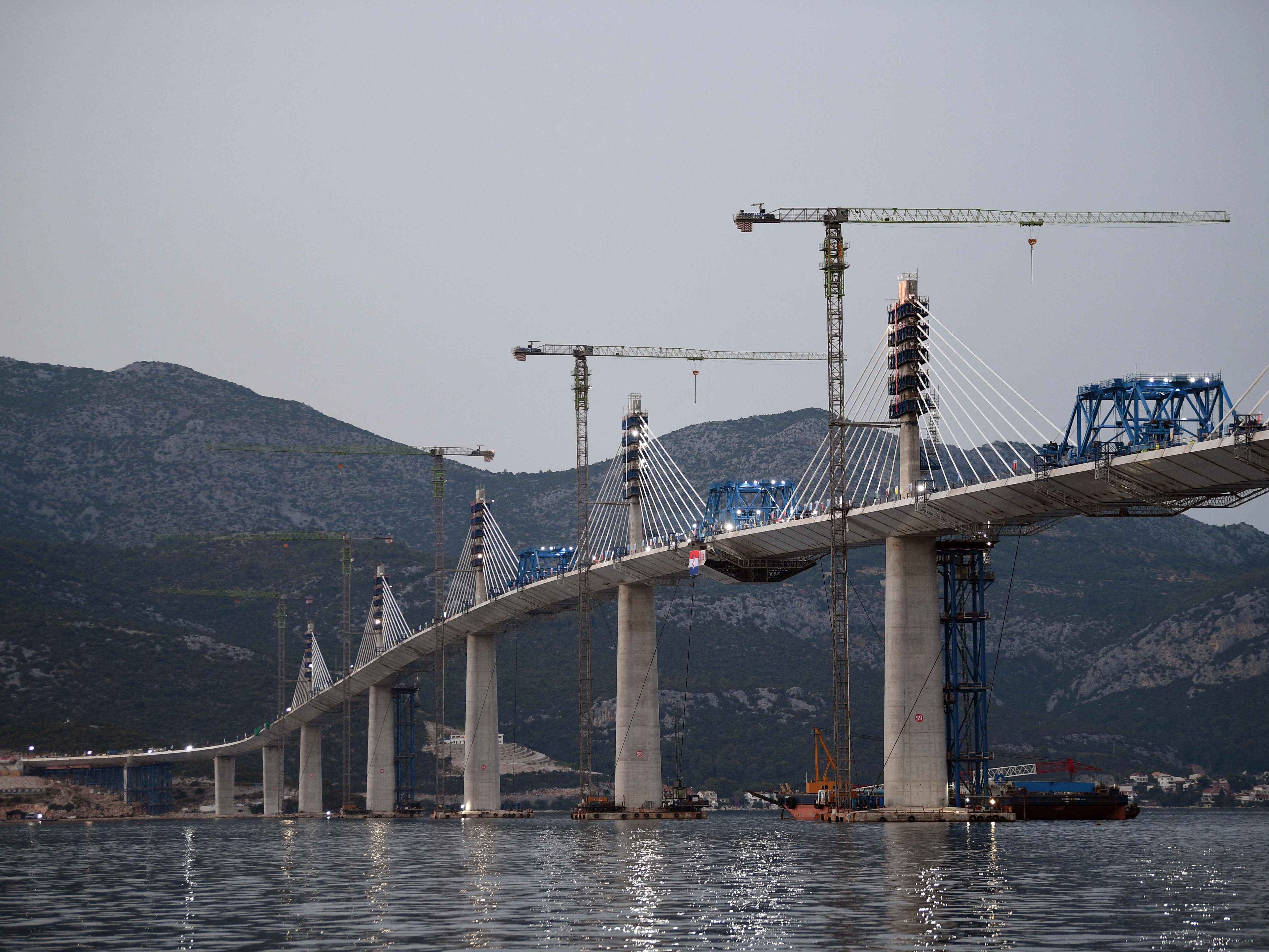 Kroatien: Pelješac-Brücke wird Ende Juli eröffnet. Kroatien: Pelješac-Brücke wird Ende Juli eröffnet.