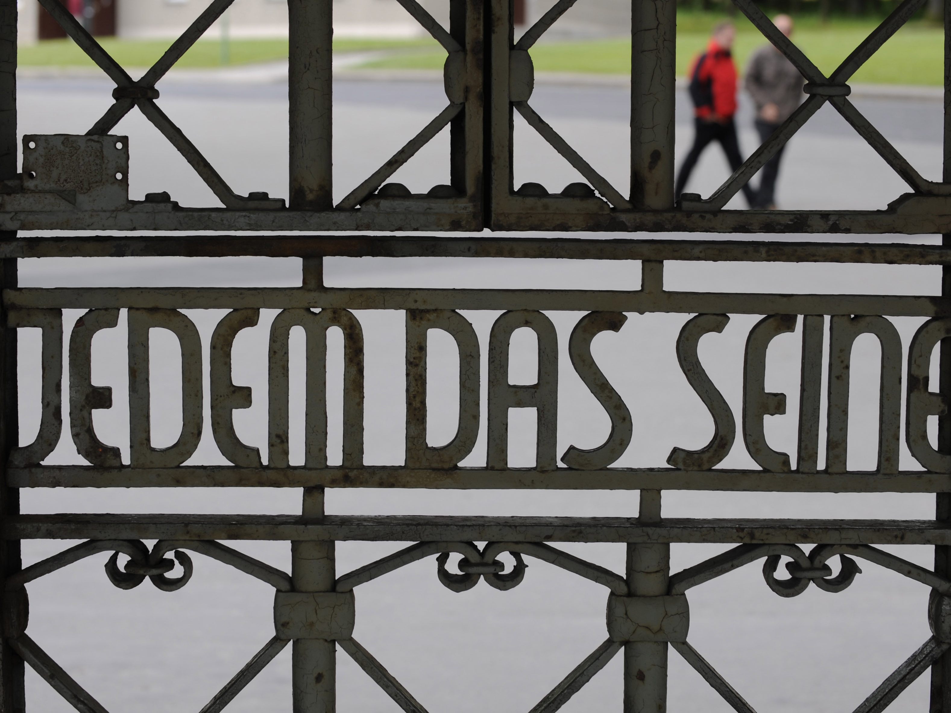 Nahe dem ehemaligen NS-Konzentrationslager Buchenwald sind erneut Erinnerungsbäume für KZ-Opfer beschädigt worden. Nahe dem ehemaligen NS-Konzentrationslager Buchenwald sind erneut Erinnerungsbäume für KZ-Opfer beschädigt worden.