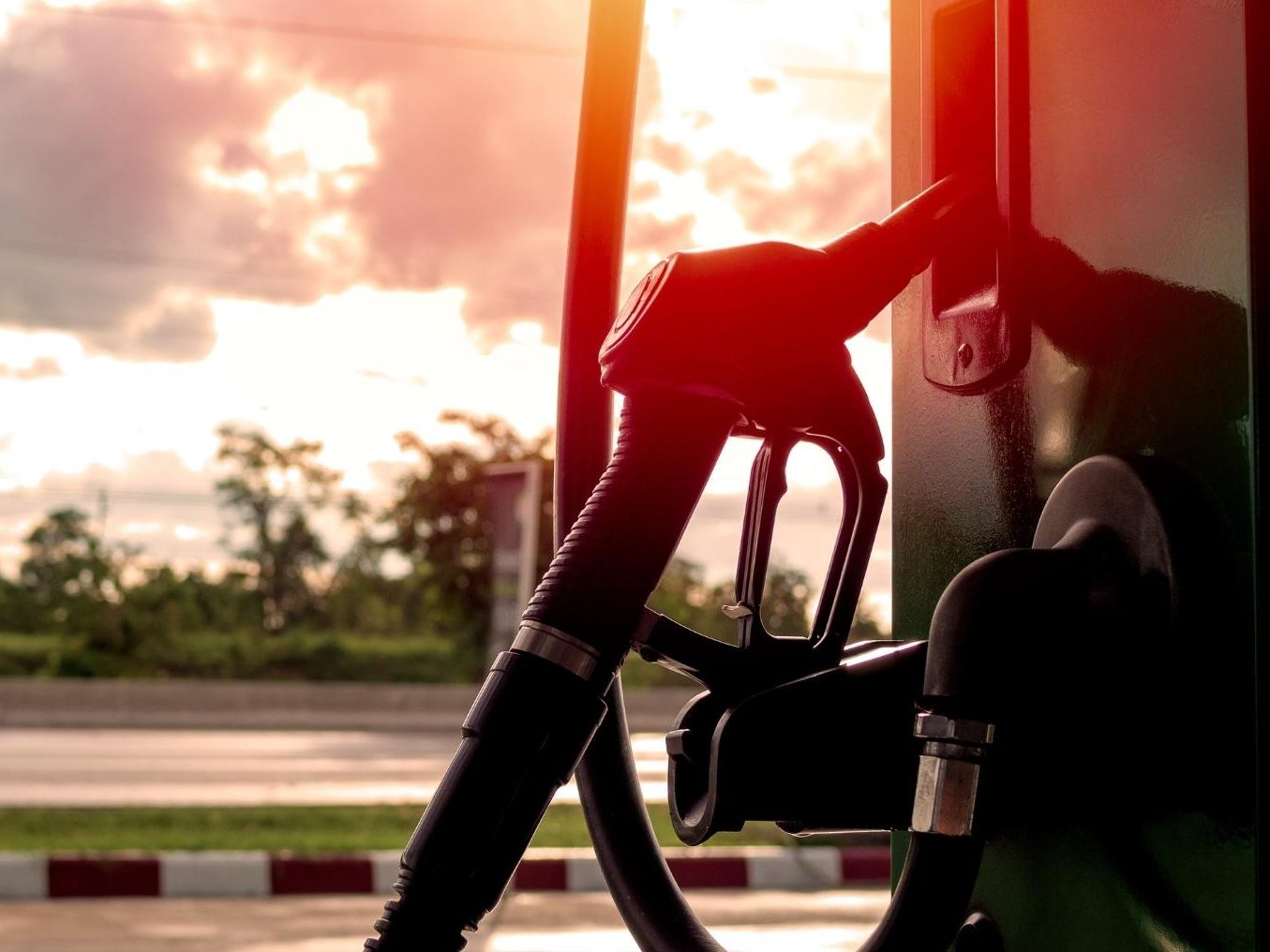 An dieser Tankstelle wird Sprit jetzt rationiert. An dieser Tankstelle wird Sprit jetzt rationiert.