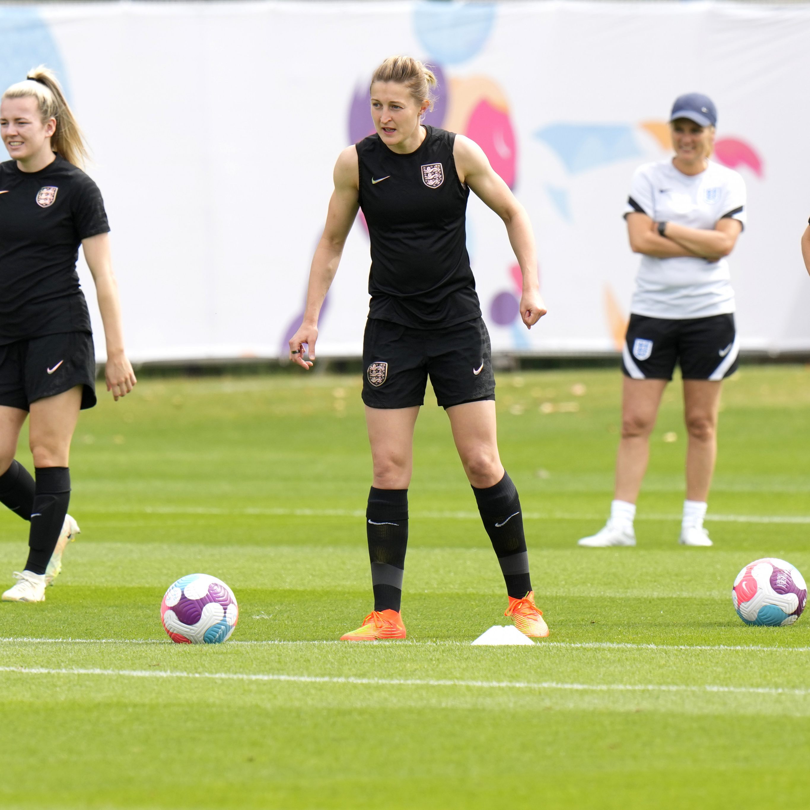 England bekommt es im Finale der Frauen-Fußball-EM mit Deutschland zu tun.