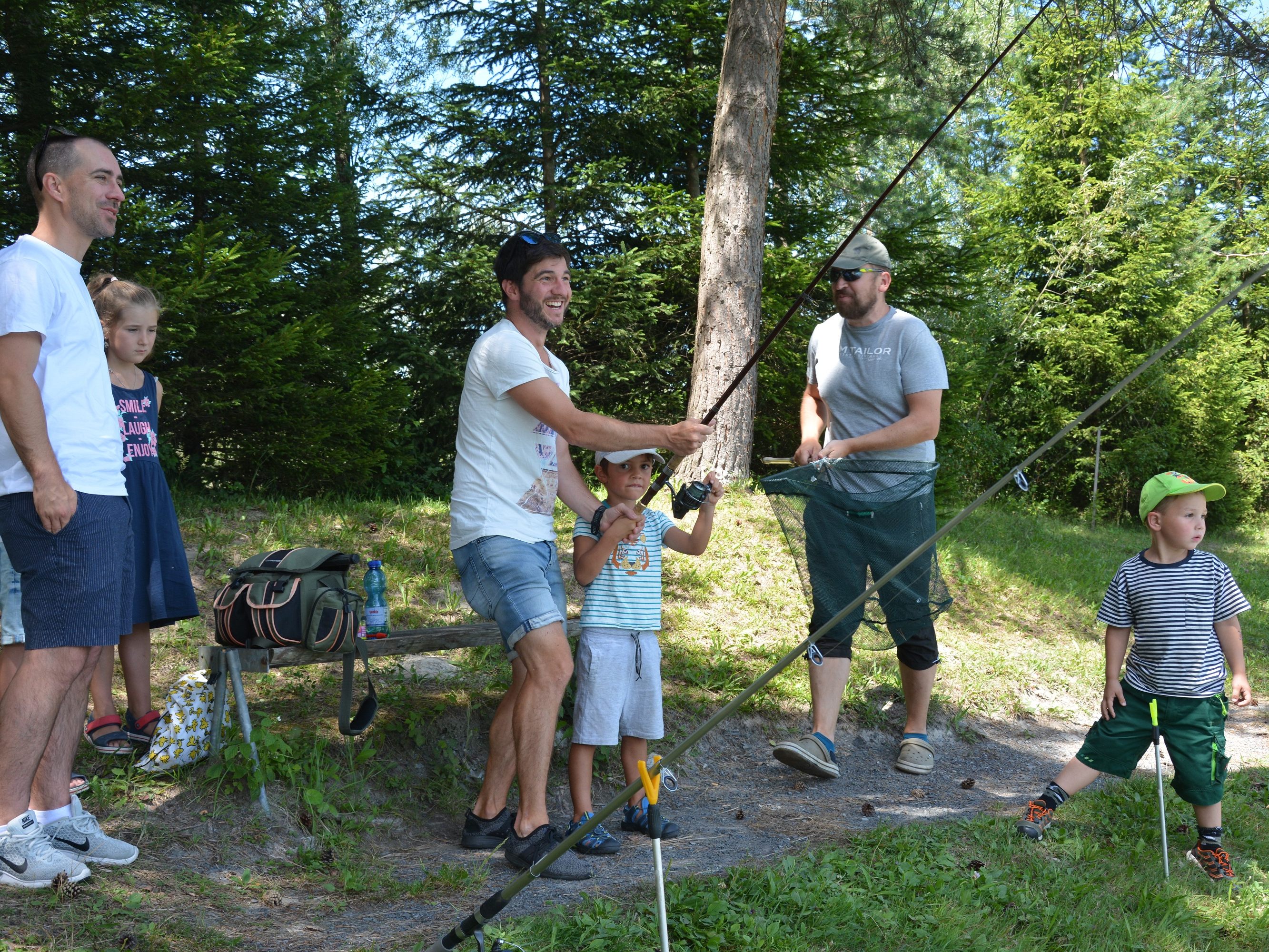 Spannend und lehrreich: Der Fischernachmittag beim Galinasee. Spannend und lehrreich: Der Fischernachmittag beim Galinasee.