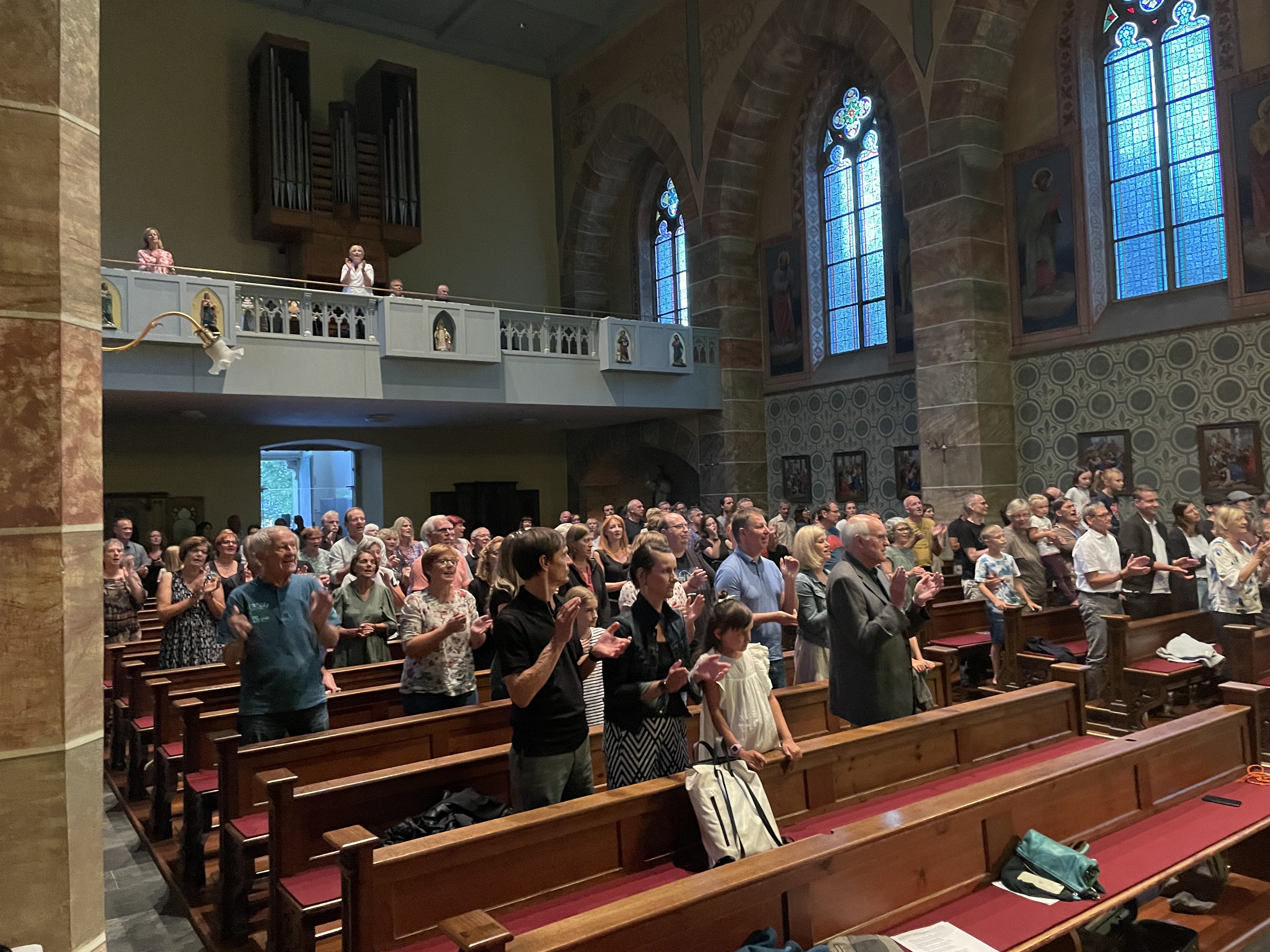 Full House in der Pfarrkirche Weiler