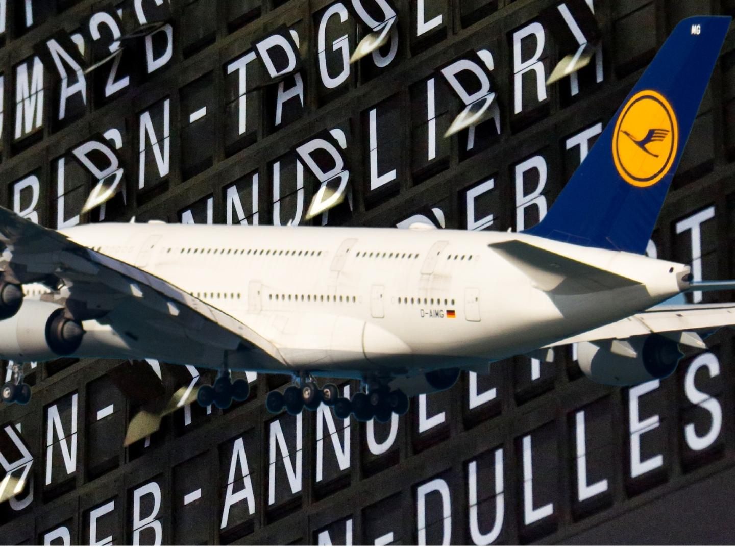Drehkreuze Frankfurt und München der AUA-Mutter Lufthansa betroffen