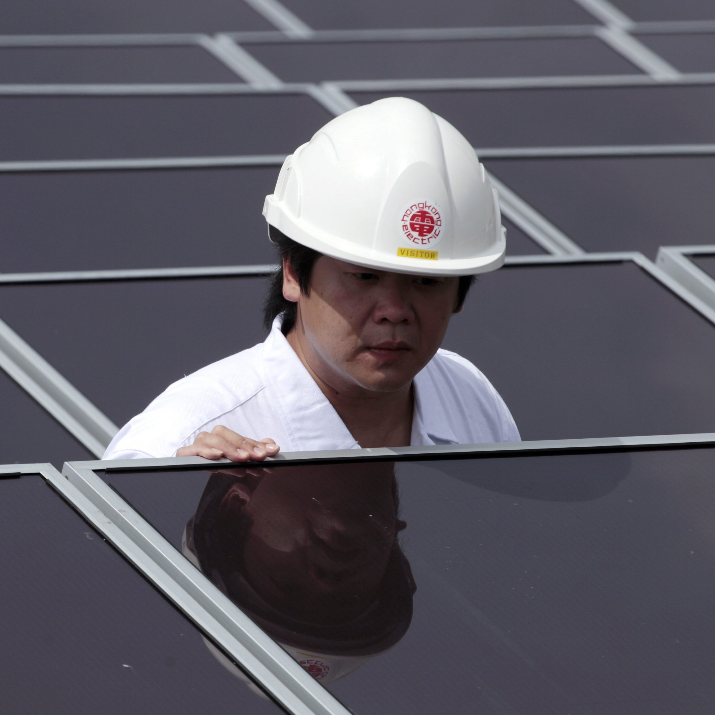 Die Welt ist bei Photovoltaik-Modulen von China abhängigq.