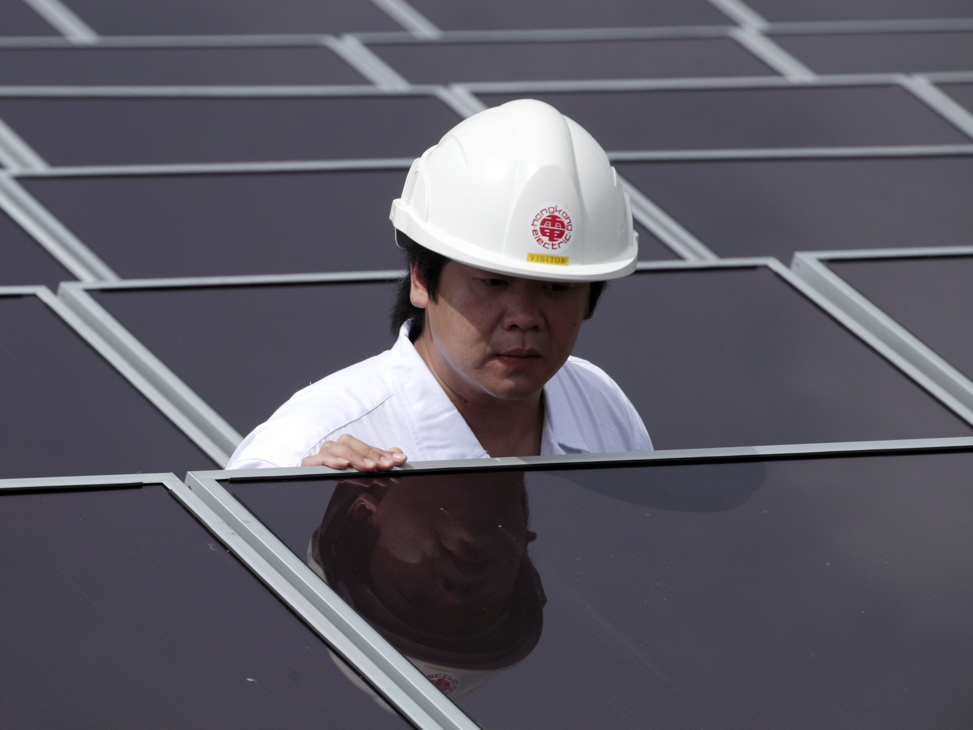 Die Welt ist bei Photovoltaik-Modulen von China abhängigq.