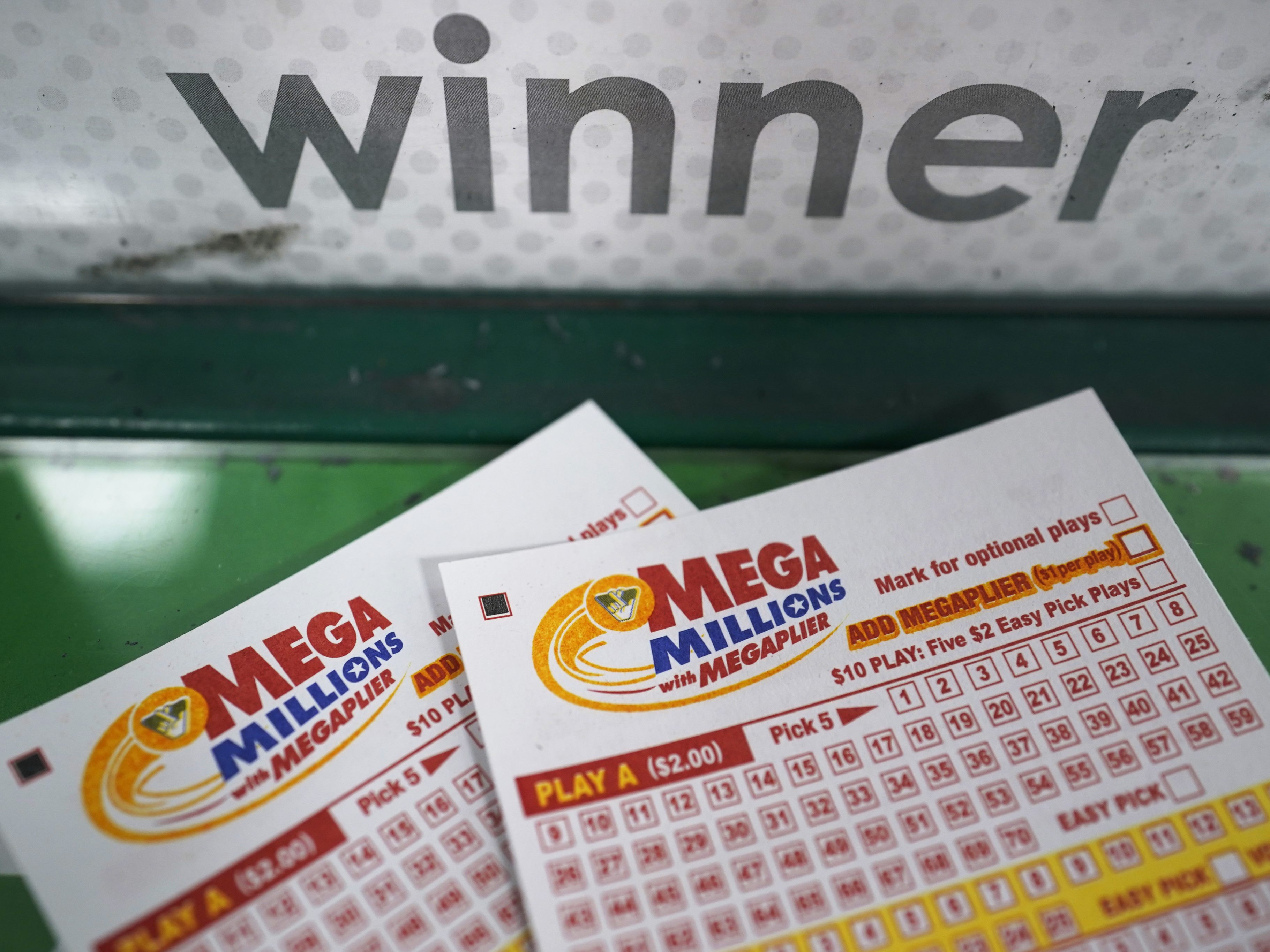 Die Wahrscheinlichkeit, den Jackpot zu gewinnen, lag bei 1 zu 302,5 Millionen.