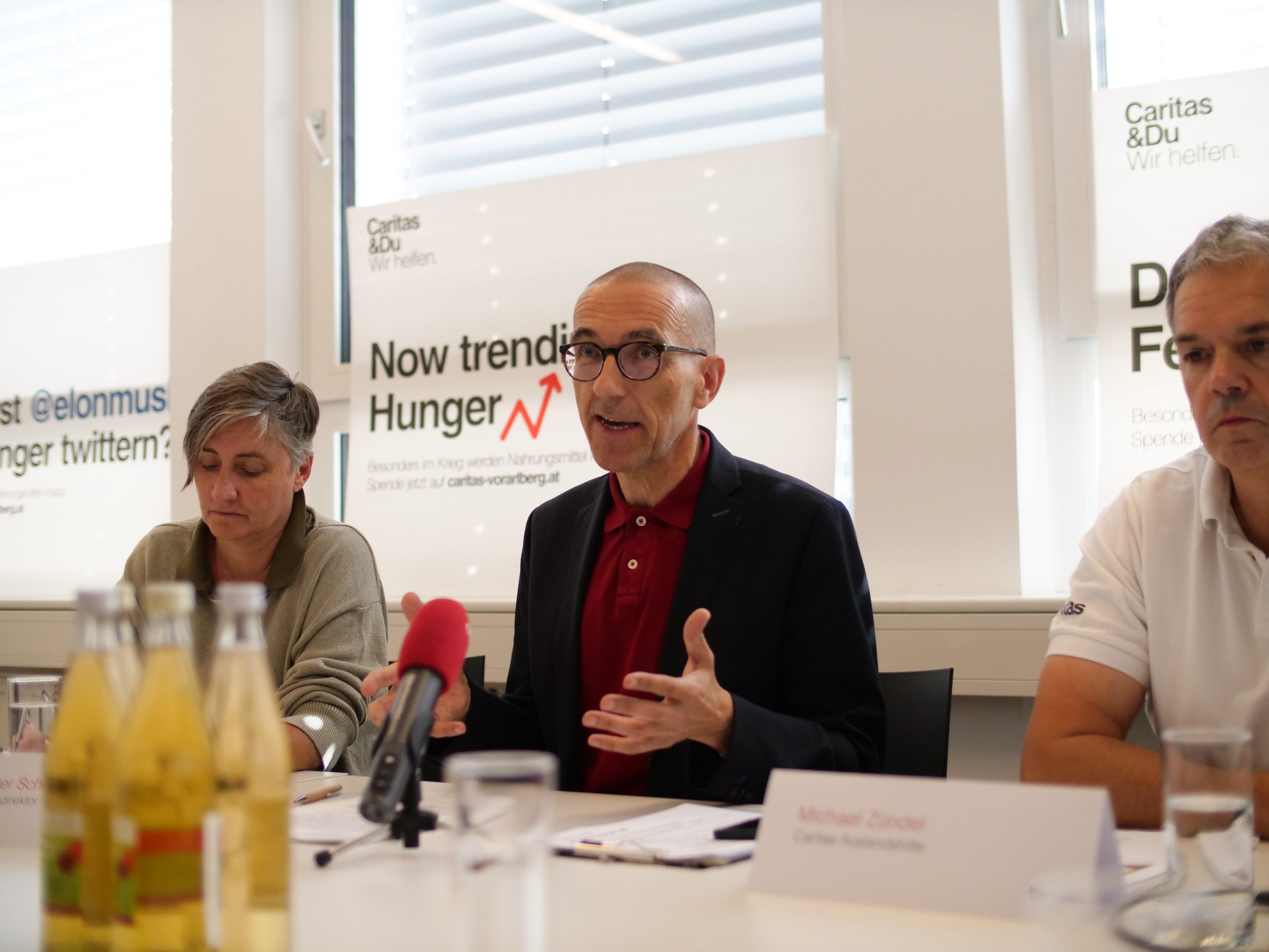 Im Rahmen eines Pressegesprächs Caritasdirektor Walter Schmolly sowie Marion Burger und Michael Zündel von der Auslandshilfe der Caritas. Im Rahmen eines Pressegesprächs Caritasdirektor Walter Schmolly sowie Marion Burger und Michael Zündel von der Auslandshilfe der Caritas.