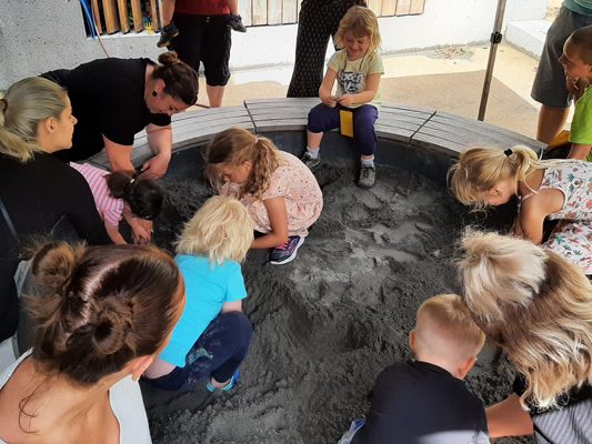 Spiel und Spaß war beim Spielefest der Zwergenvilla Bings groß geschrieben. Spiel und Spaß war beim Spielefest der Zwergenvilla Bings groß geschrieben.