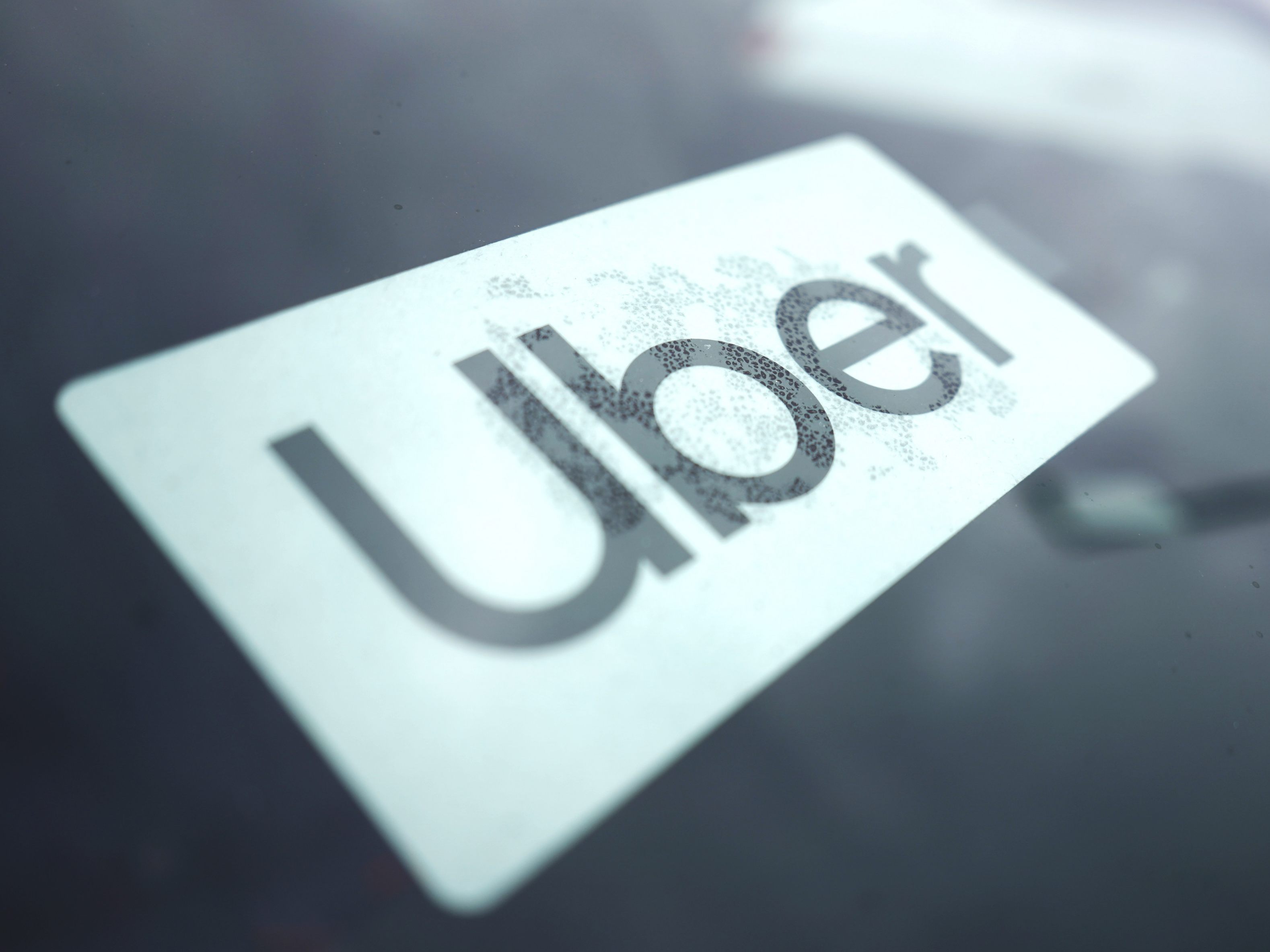 Die Taxler werfen Uber Verstöße gegen die Beförderungsbedingungen vor