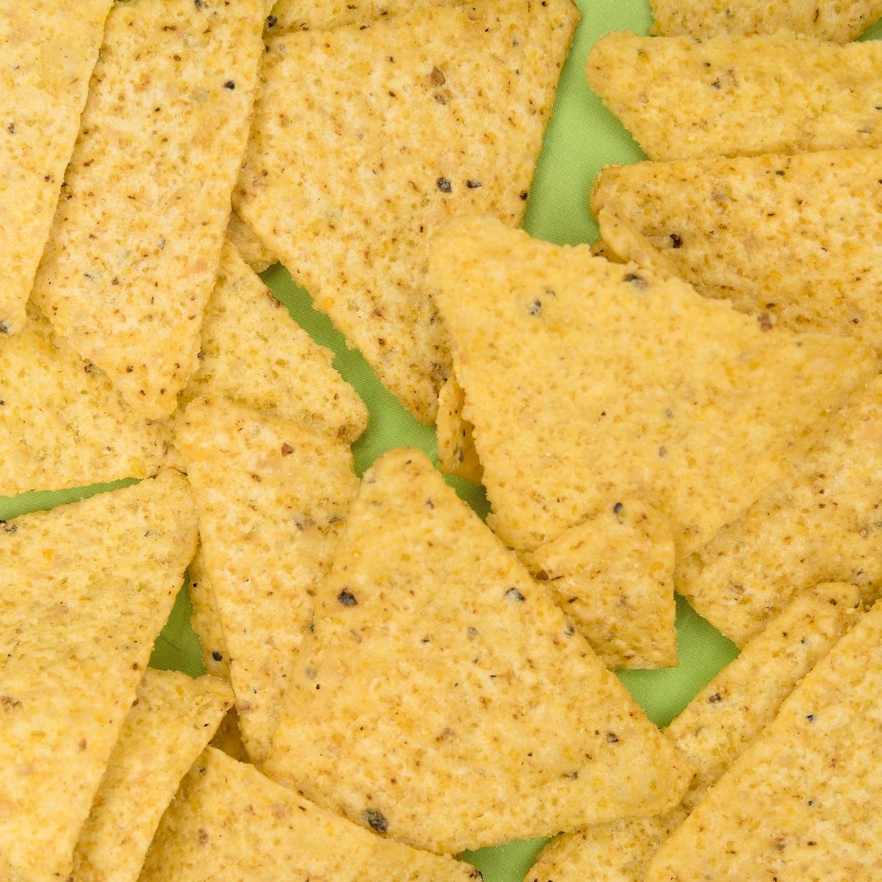 Alnatura ruf zwei Sorten Mais-Chips zurück.