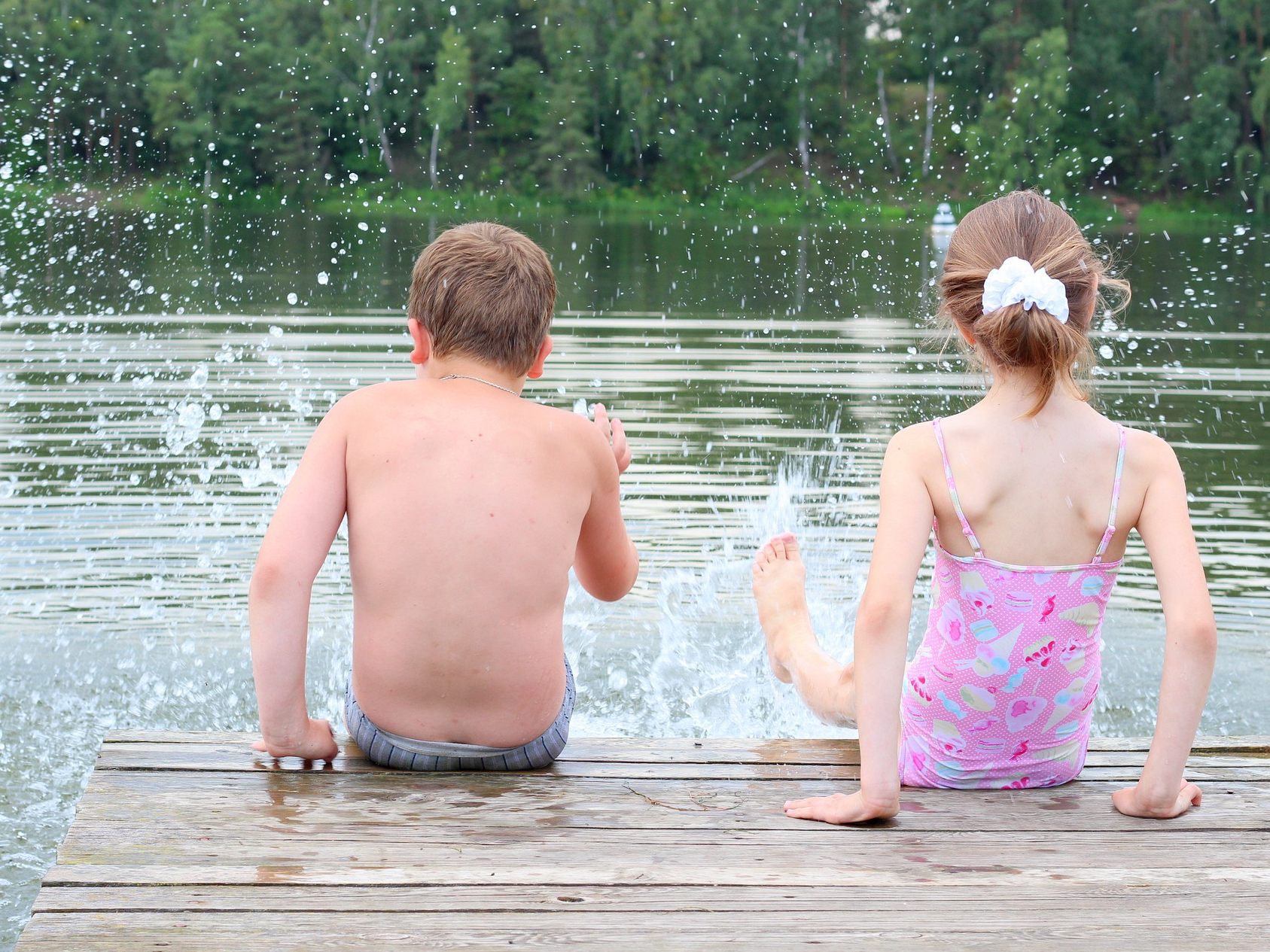 Kinder sollte man beim Schwimmen nicht aus den Augen lassen. Kinder sollte man beim Schwimmen nicht aus den Augen lassen.