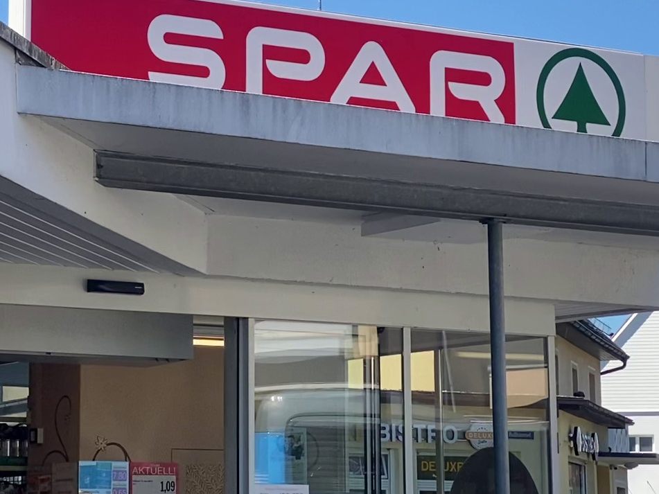 Die Frischetheke in zwei Spar Märkten ist ab Mittag geschlossen. Die Frischetheke in zwei Spar Märkten ist ab Mittag geschlossen.