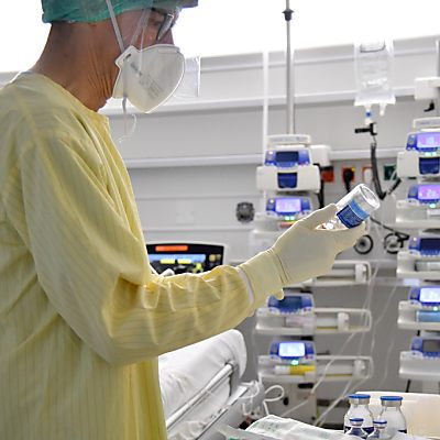 0,98 Prozent der Omikron-Infizierten landen im Krankenhaus