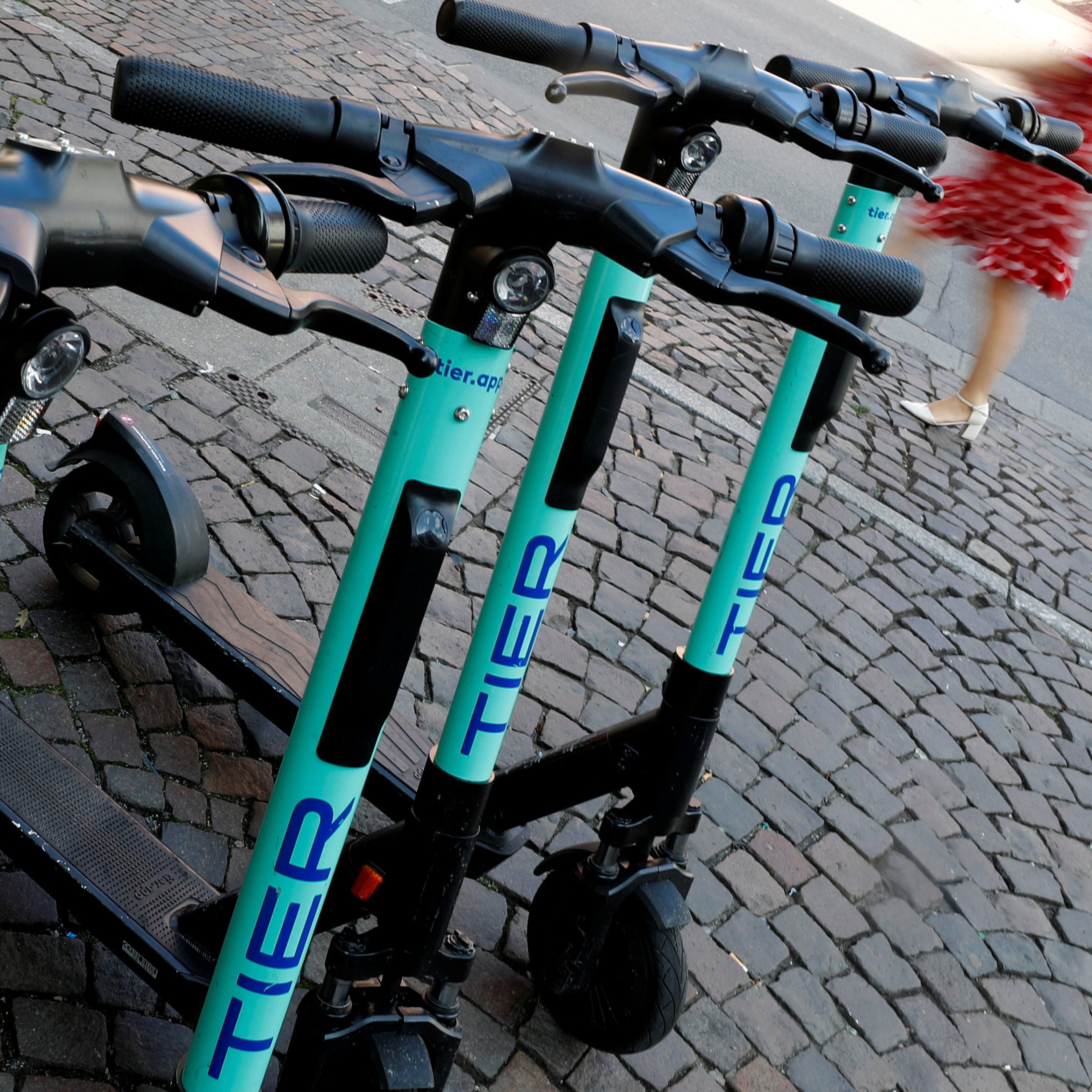 Der deutsche E-Scooter-Anbieter Tier baut 180 Arbeitsplätze ab.