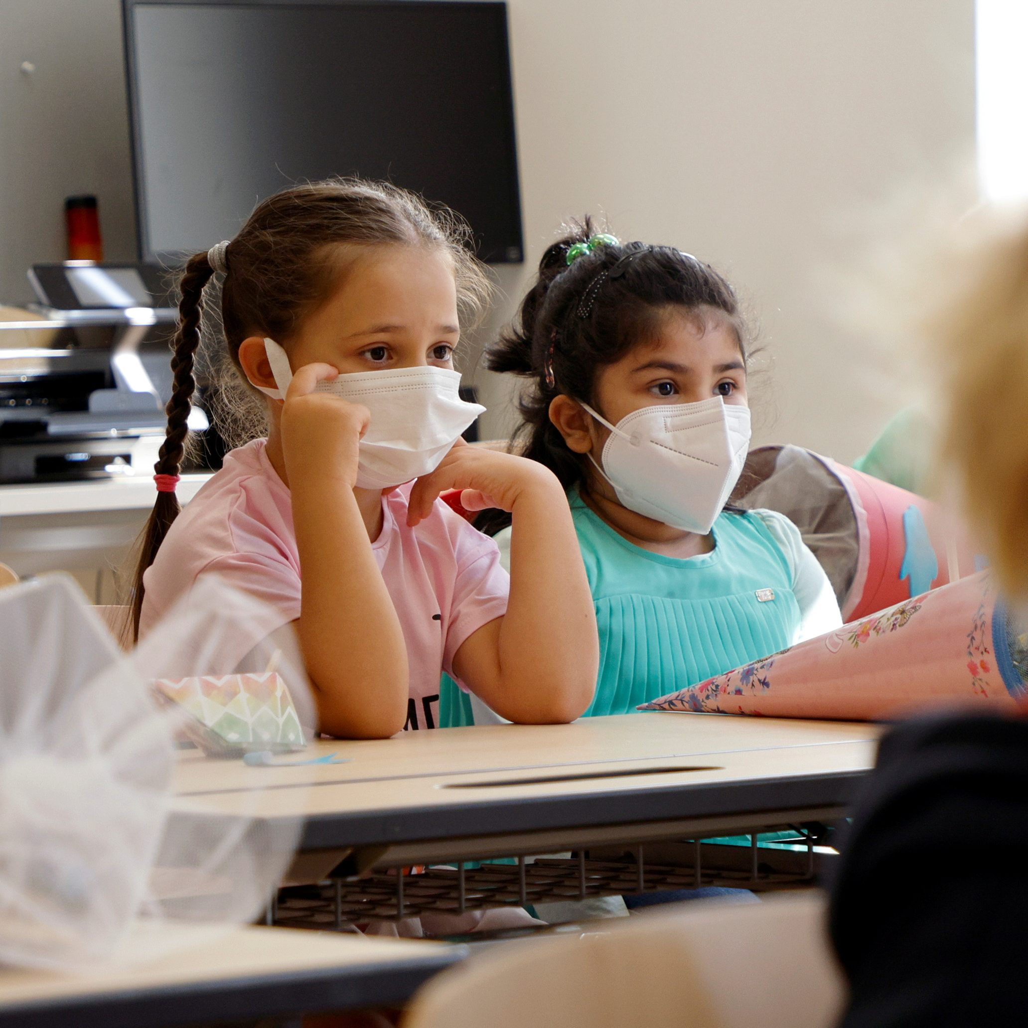 Für Familien mit weniger Geld fordert die Diakonie am Montag Unterstützung vor dem Schulstart.