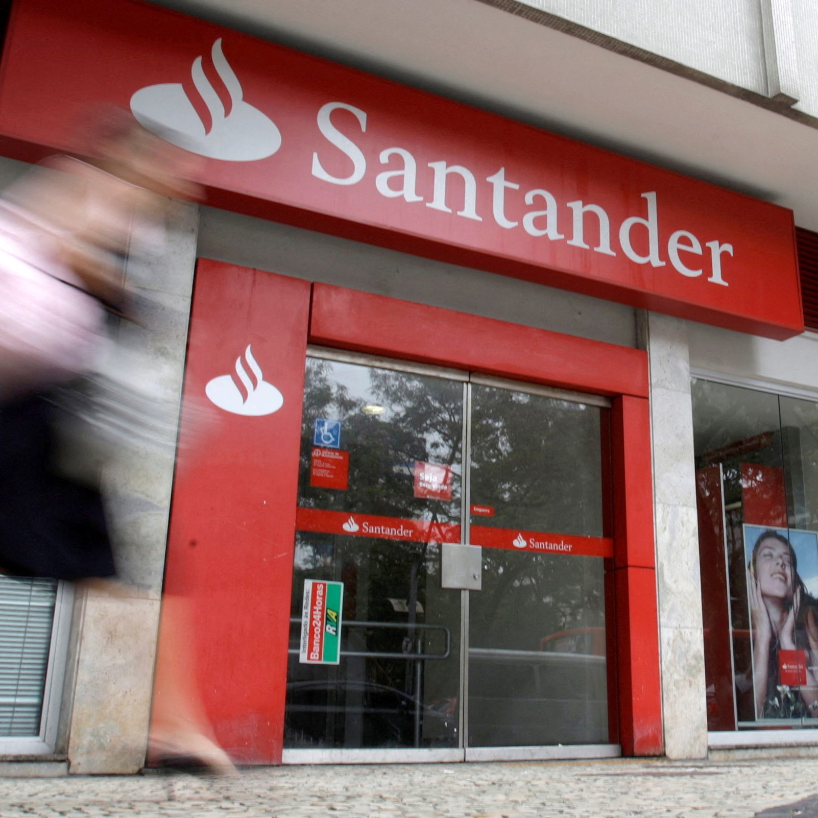 Santander zahlt nun die Kreditzinsen zurück.