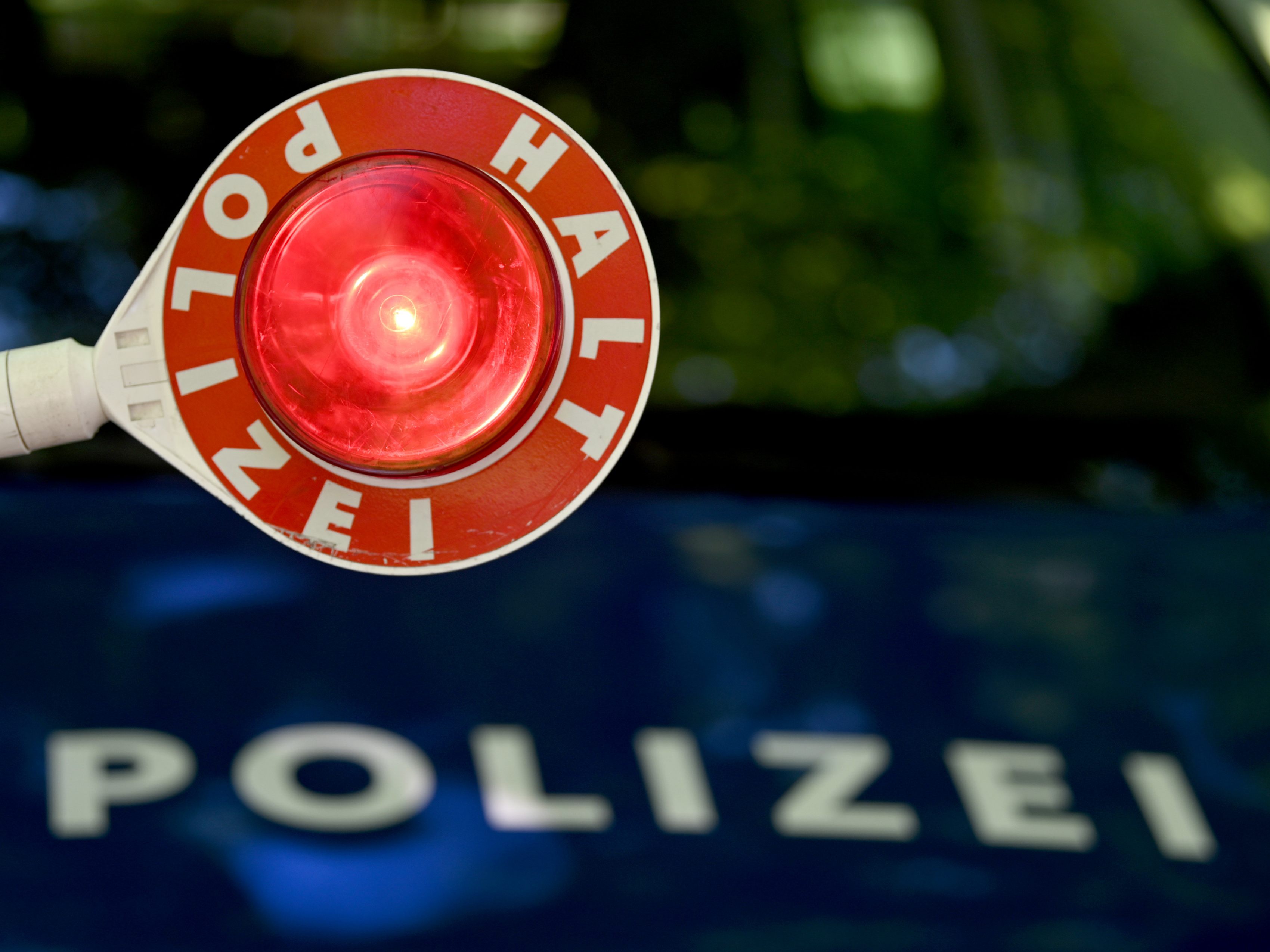 Ein Lenker flüchtete in Wien-Brigittenau am Mittwoch vor einer Polizeikontrolle. Ein Lenker flüchtete in Wien-Brigittenau am Mittwoch vor einer Polizeikontrolle.