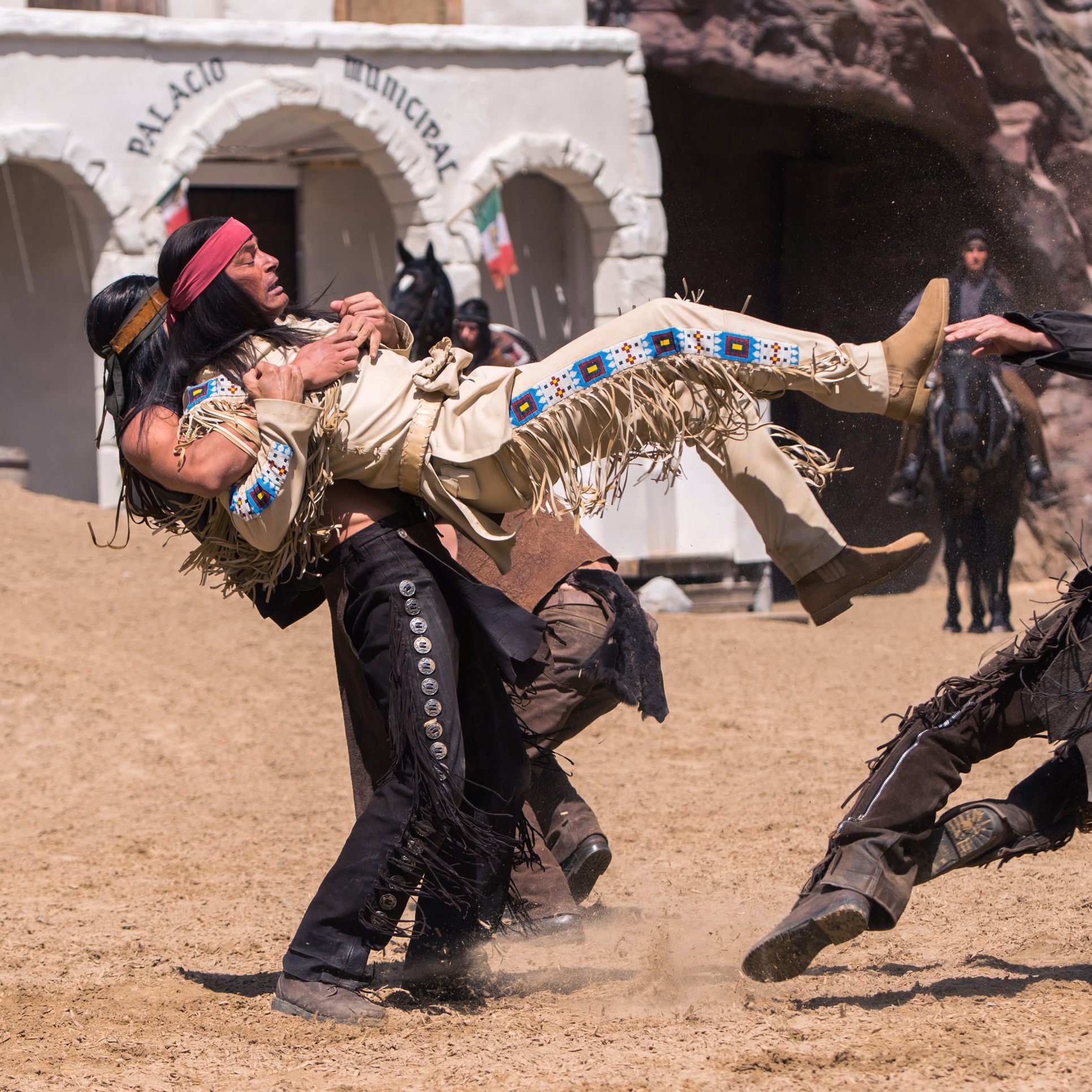 Ravensburger erntete Kritik dafür, dass die Firma Winnetou-Bücher aus dem Verkauf nahm.