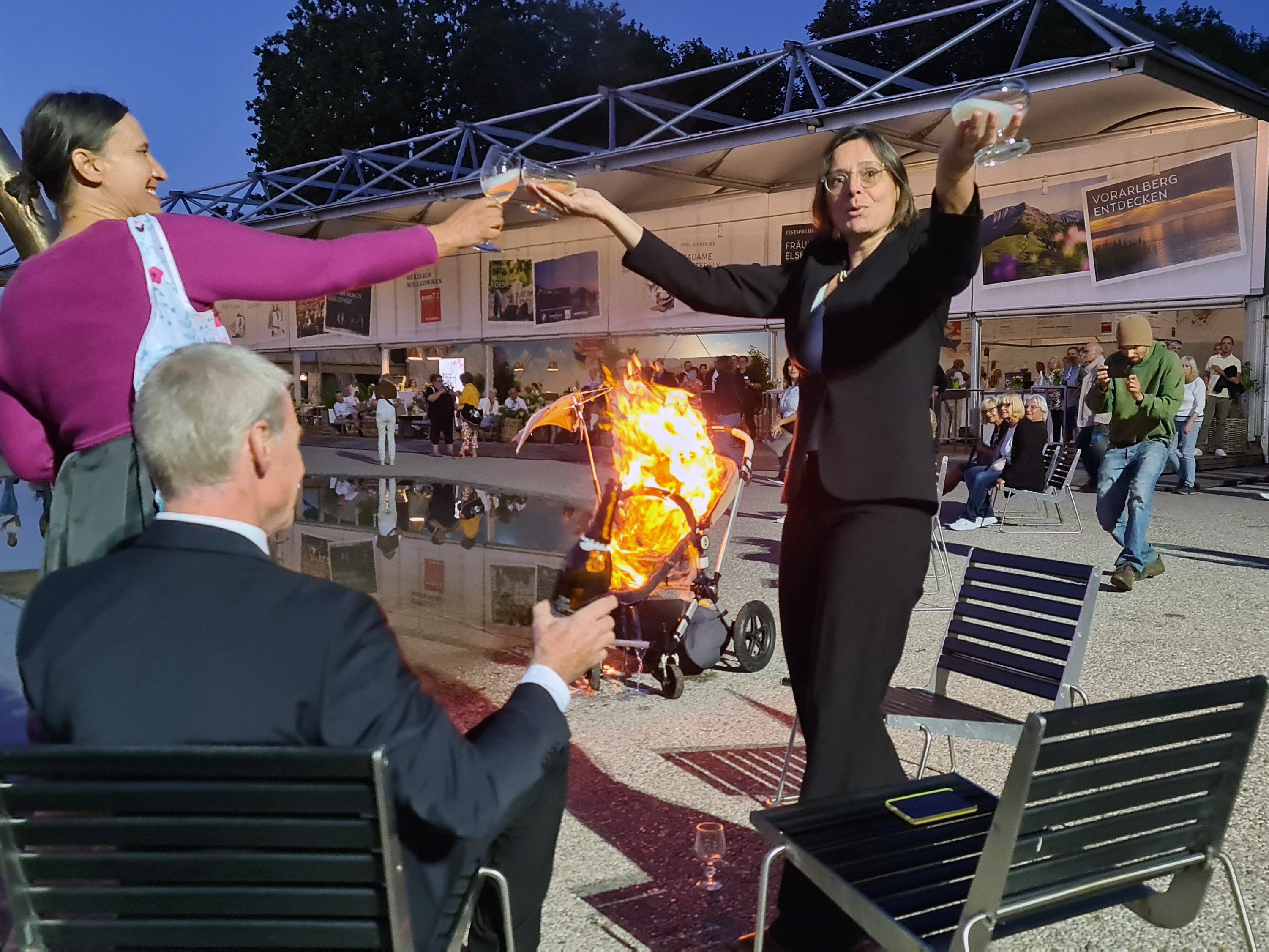 "Letzte Generation" verlangt von österreichischer Politik die Abkehr von Öl und Gas "Letzte Generation" verlangt von österreichischer Politik die Abkehr von Öl und Gas