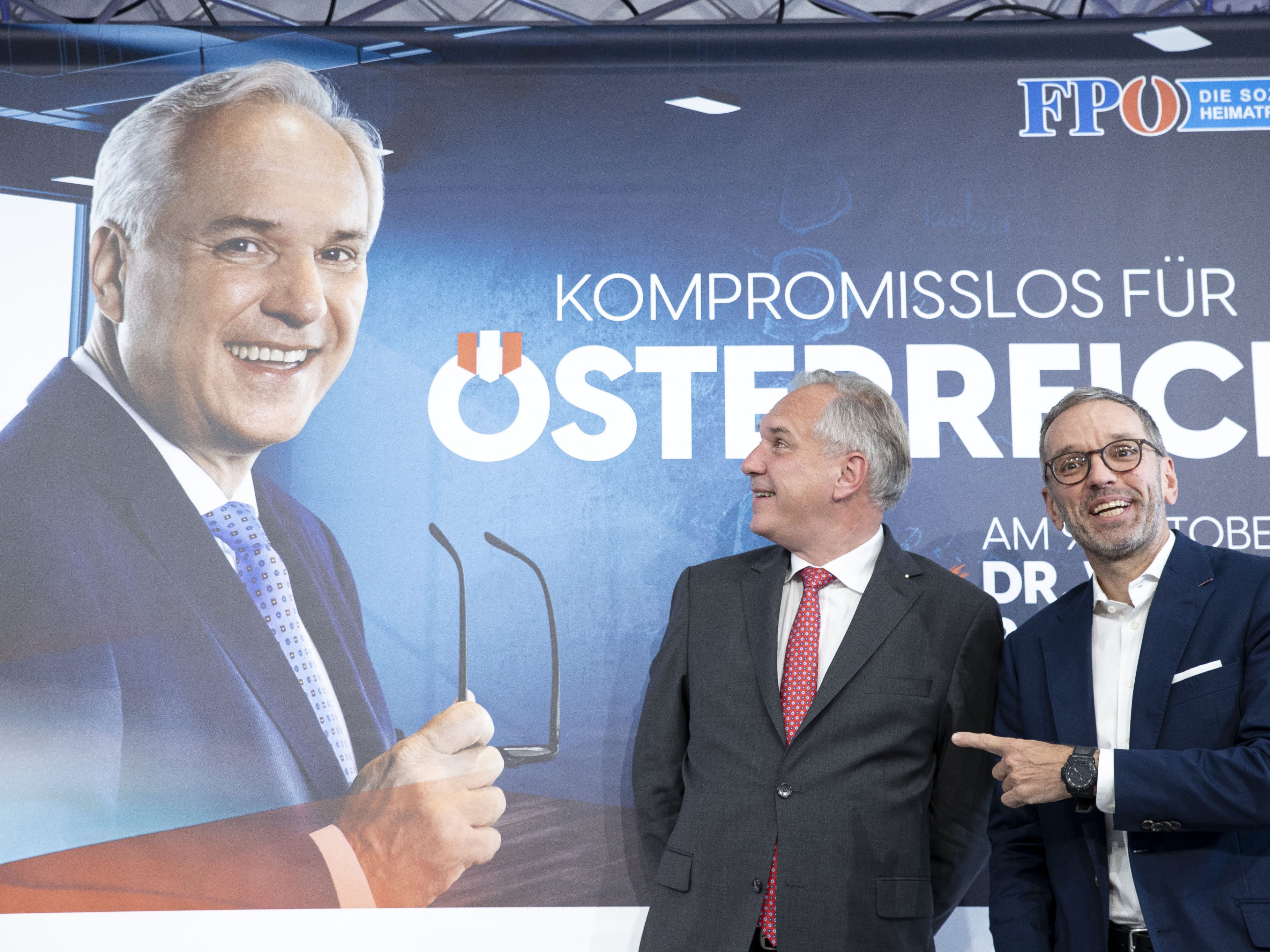 BP-Wahl: FPÖ präsentierte erstes Plakat. BP-Wahl: FPÖ präsentierte erstes Plakat.
