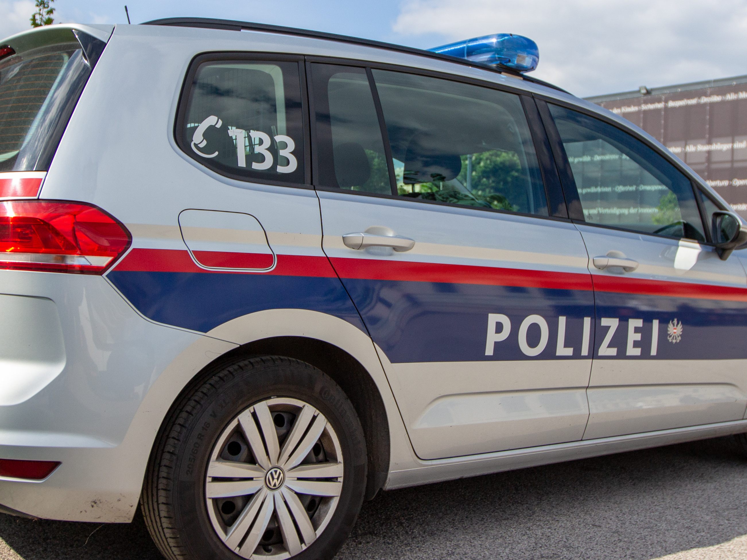 Zwei Männer wurden nach einem Streit in Wien festgenommen. Zwei Männer wurden nach einem Streit in Wien festgenommen.