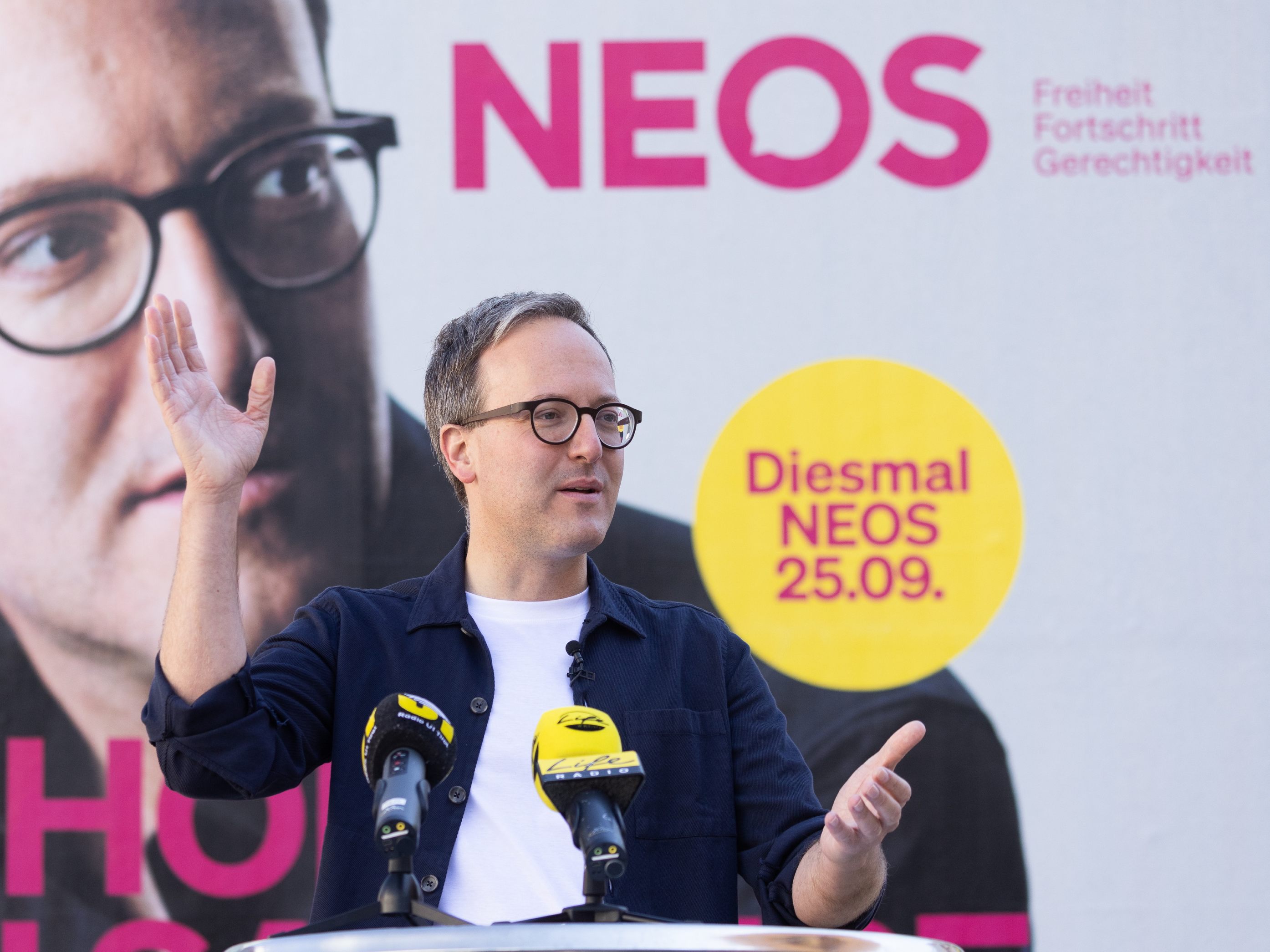 Die NEOS zeigen sich für eine Dreierkoalition nach der Tirol-Wahl offen.