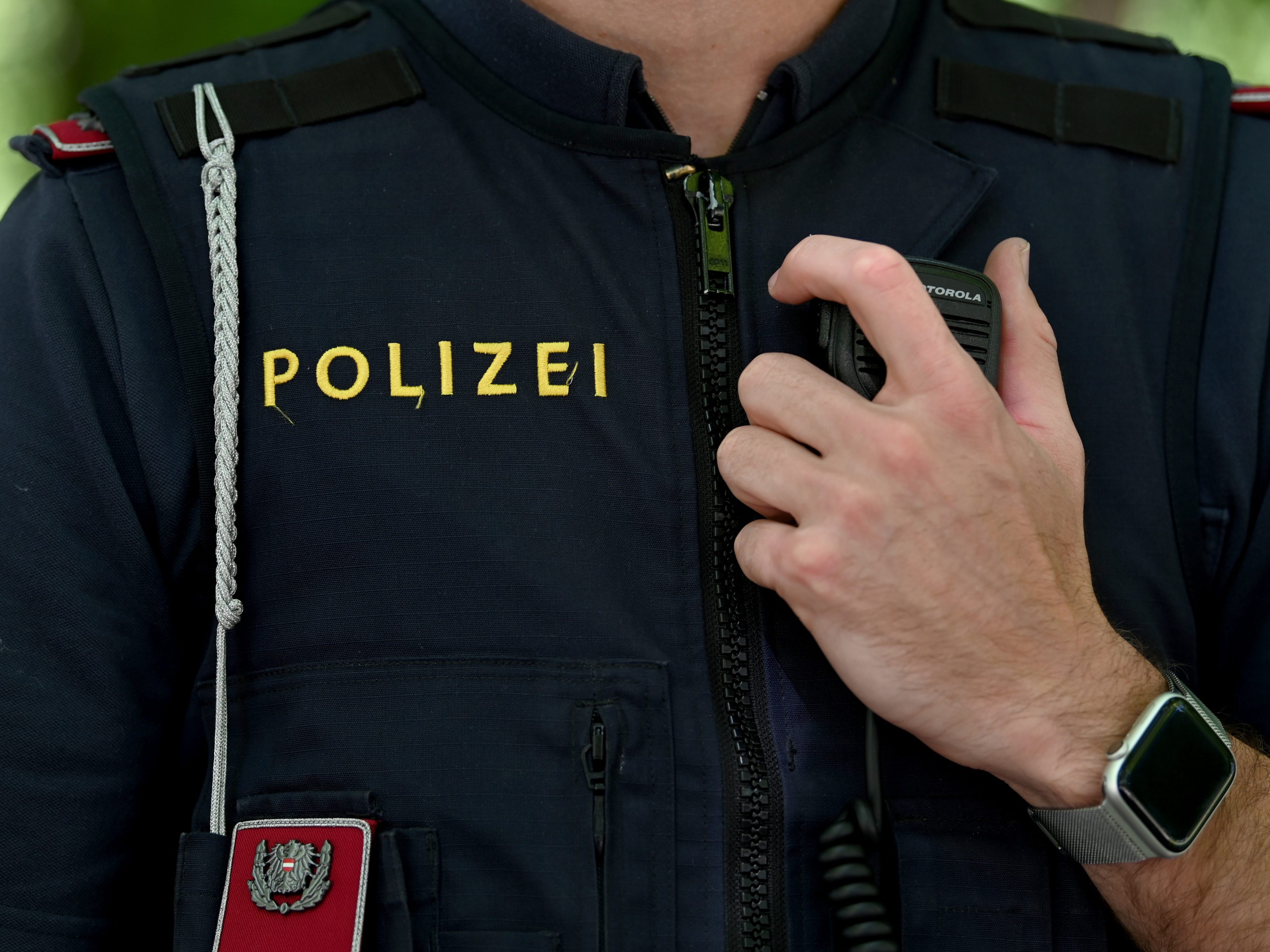Die Wiener Polizei hat einen 39-Jährigen verhaftet, der bei einem Streit ein Messer gezückt hat. Die Wiener Polizei hat einen 39-Jährigen verhaftet, der bei einem Streit ein Messer gezückt hat.