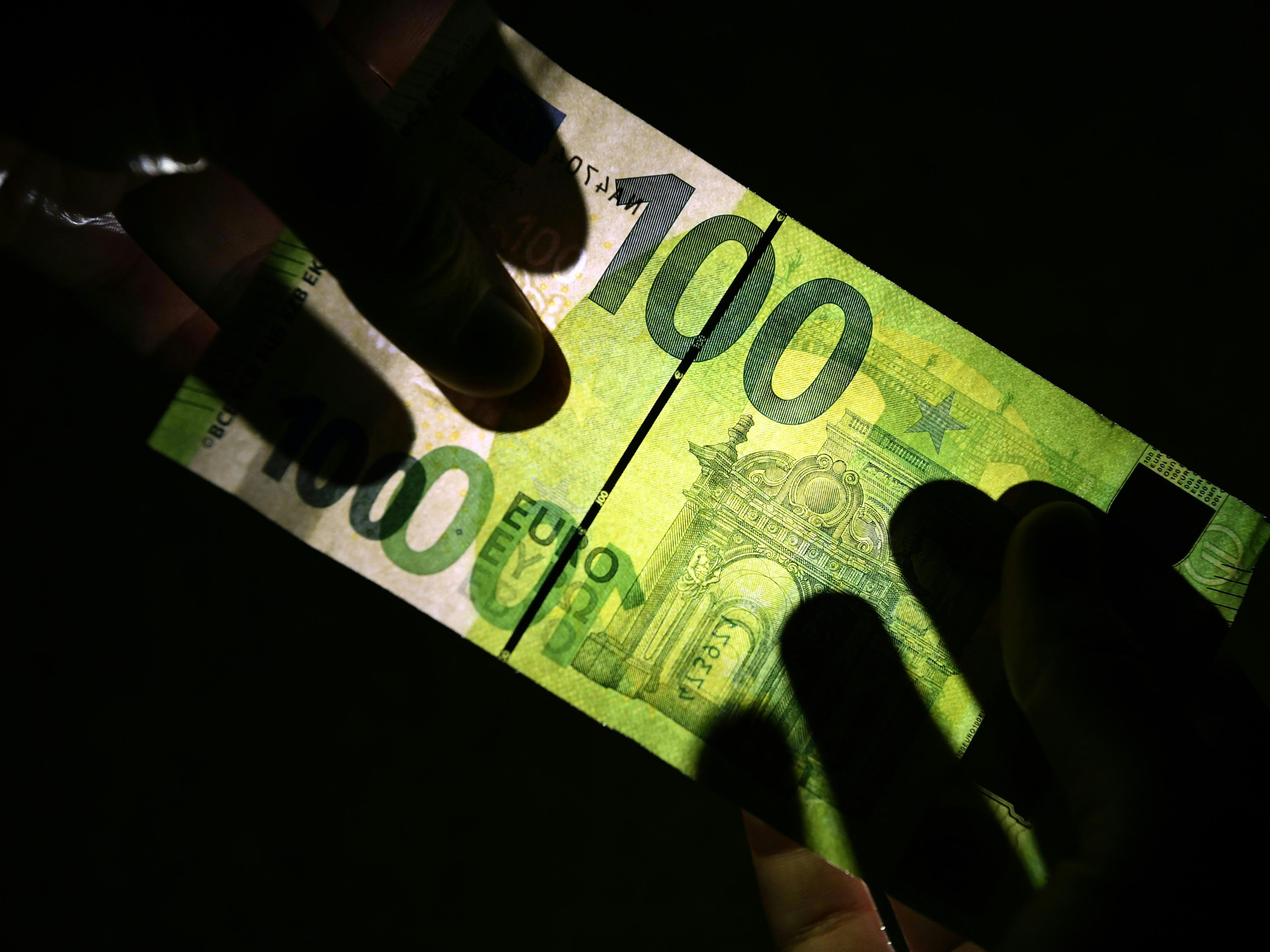 Ermittler deckten über 9.000 internationale Betrugsfälle auf. Ermittler deckten über 9.000 internationale Betrugsfälle auf.