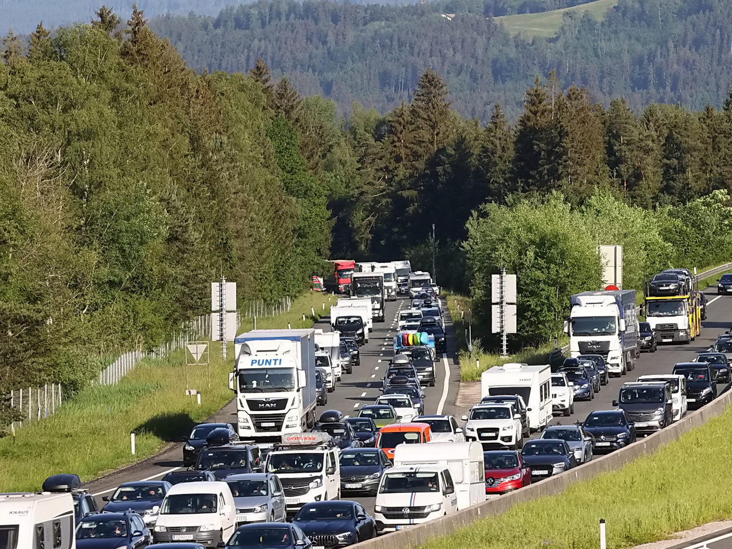 Der ÖAMTC erwartet Staus und Zeitverluste am verlängerten Wochenende.