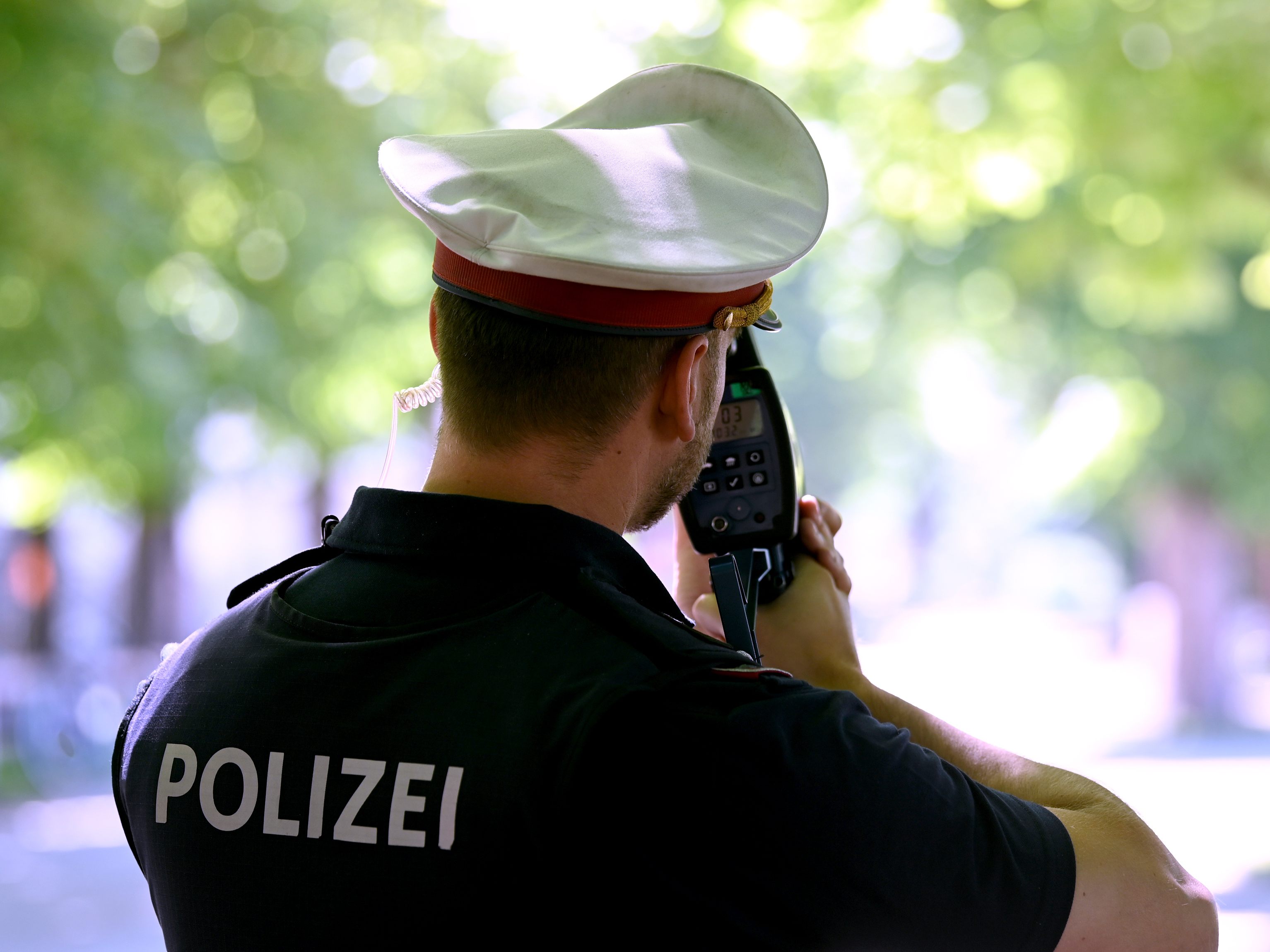 Auf der Südautobahn (A2) bei Bad Vöslau war ein Motorradfahrer mit 242 km/h unterwegs. Auf der Südautobahn (A2) bei Bad Vöslau war ein Motorradfahrer mit 242 km/h unterwegs.