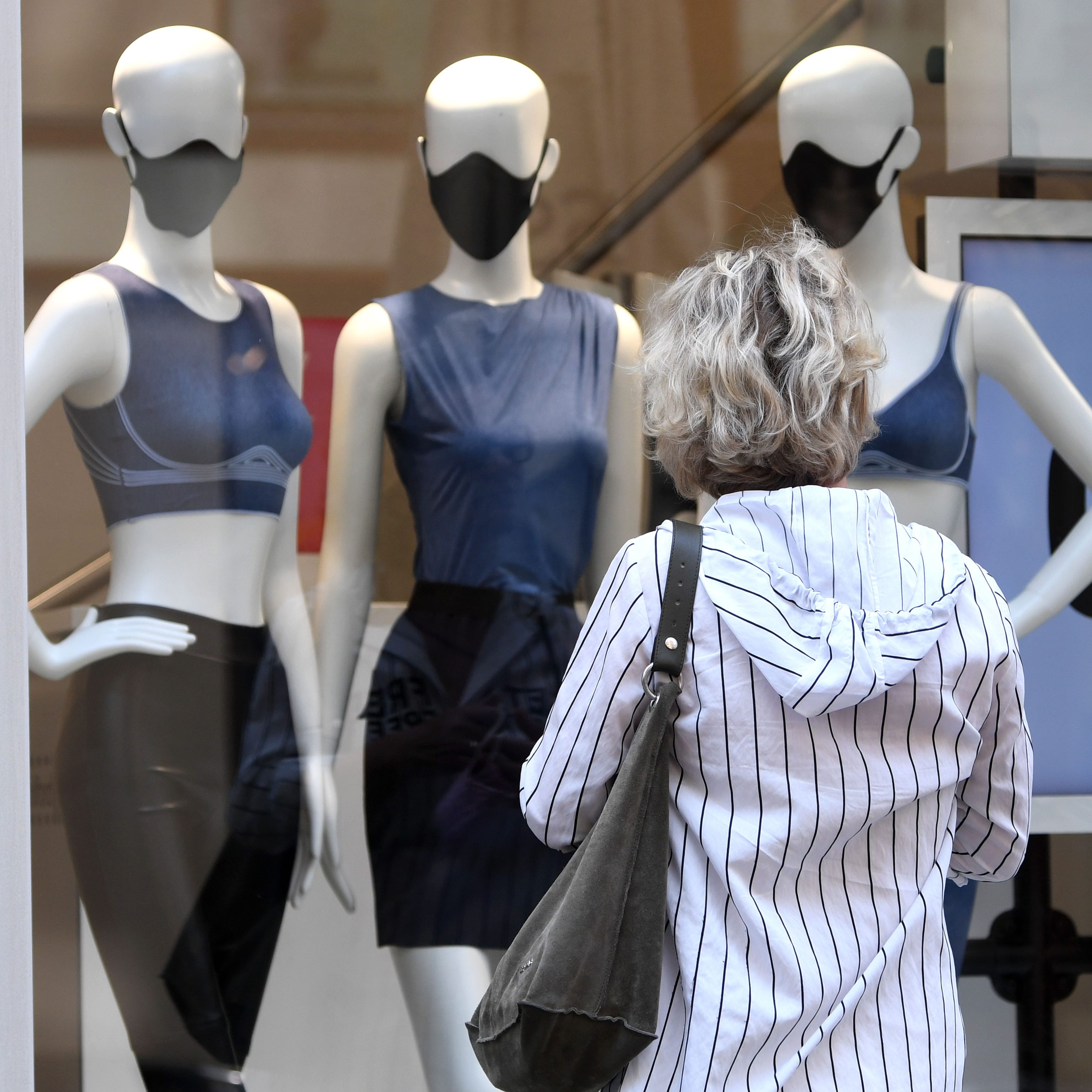 Aufgrund der Teuerung stagnieren die Umsätze im Handel.