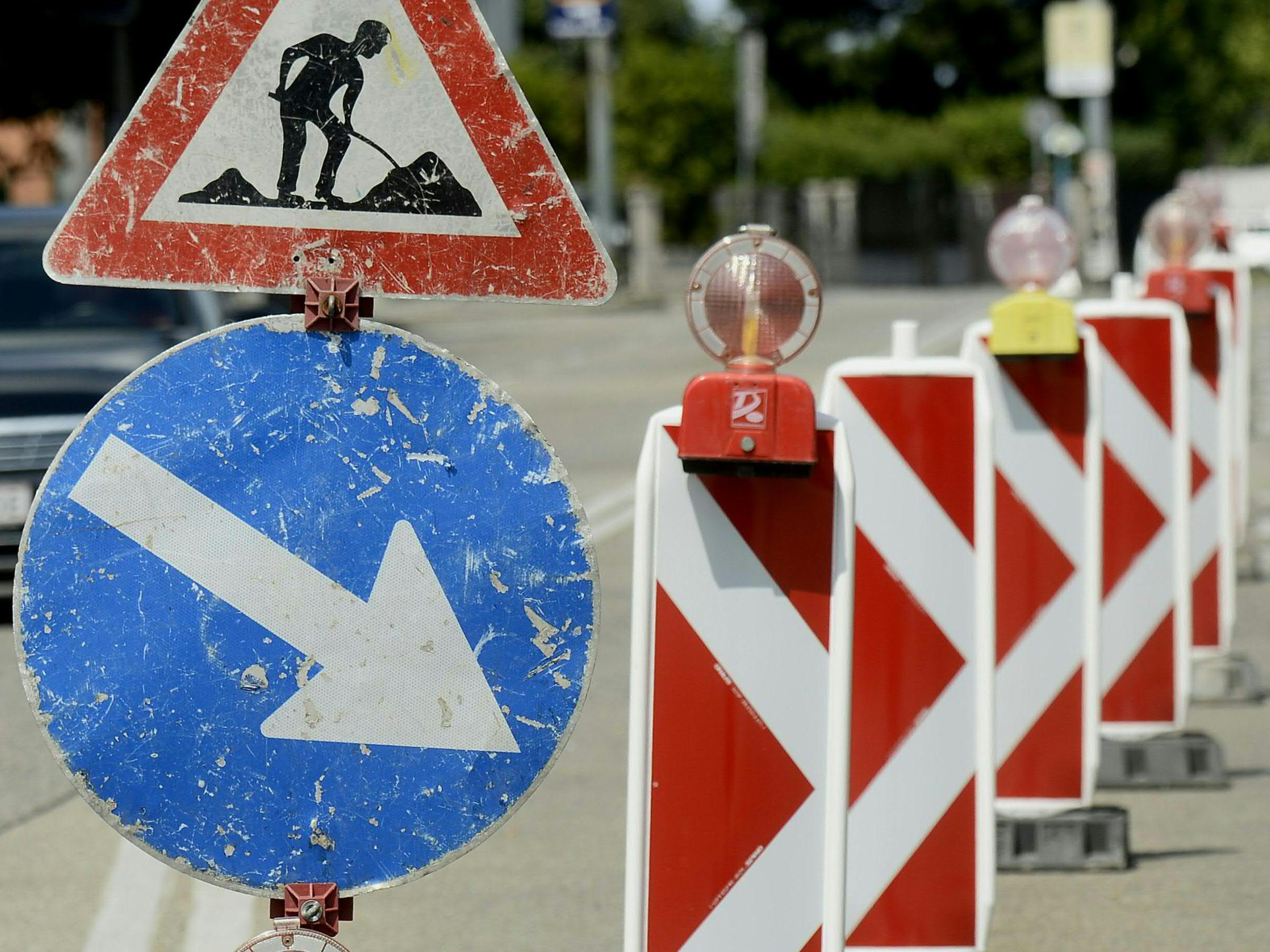 Die Maxingstraße in Wien-Hietzing wird saniert. Die Maxingstraße in Wien-Hietzing wird saniert.