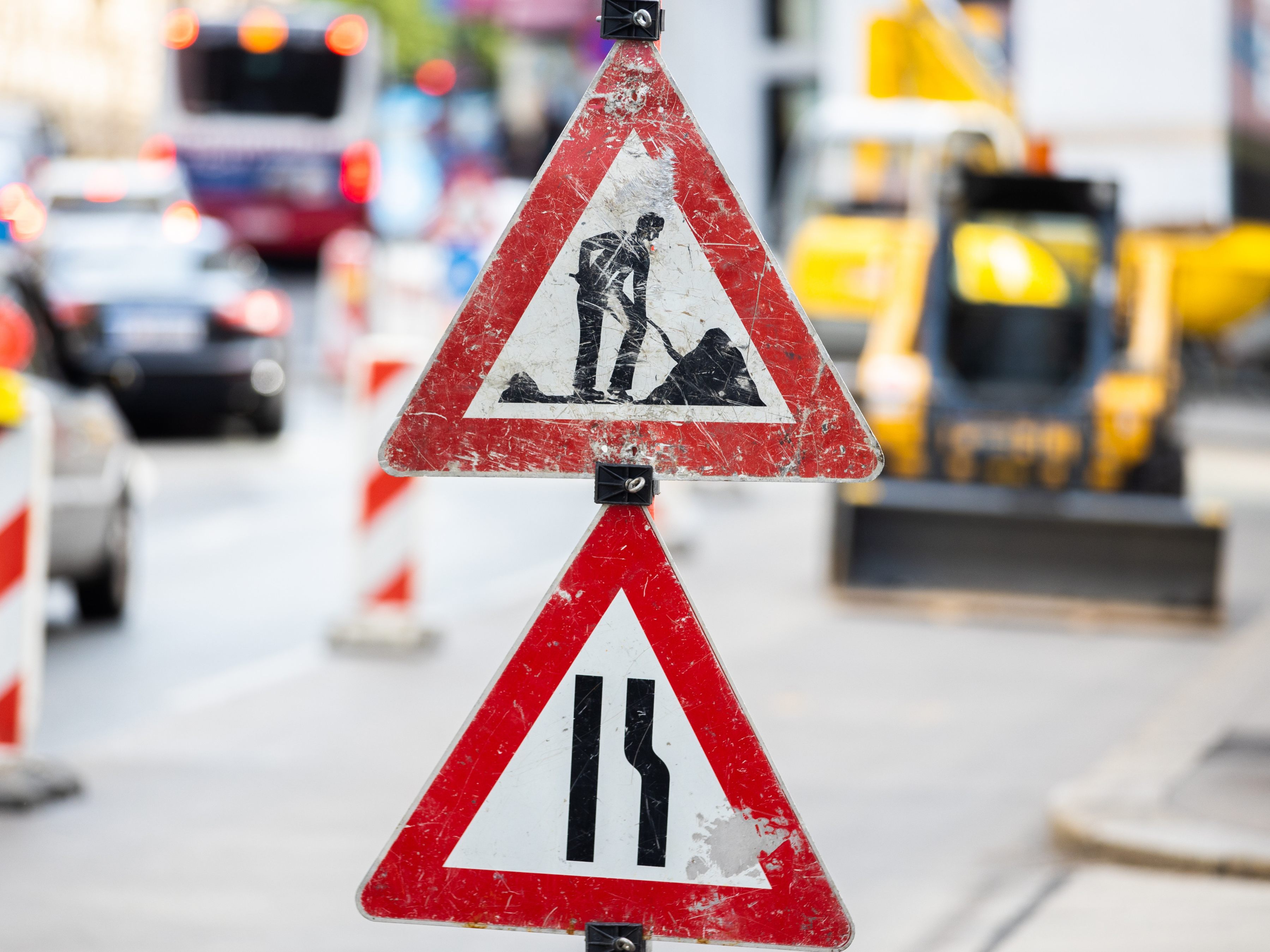 Ab dem 23. August 2022 wird die Fahrbahn in der Währinger Straße saniert. Ab dem 23. August 2022 wird die Fahrbahn in der Währinger Straße saniert.