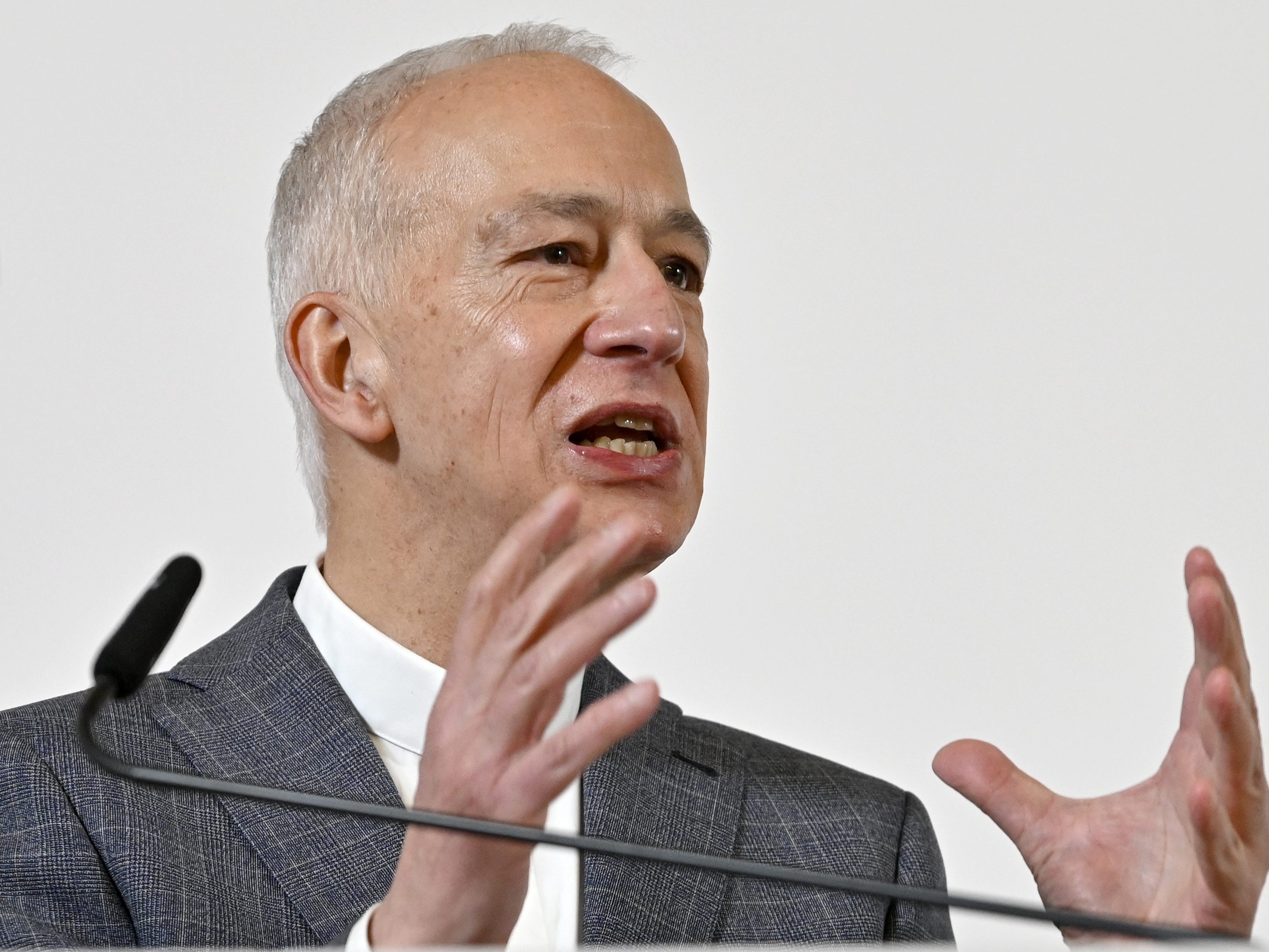 Caritas-Präsident Michael Landau appelliert an die Bundesregierung wegen dem Drei-Jahres-Programm für EZA. Caritas-Präsident Michael Landau appelliert an die Bundesregierung wegen dem Drei-Jahres-Programm für EZA.