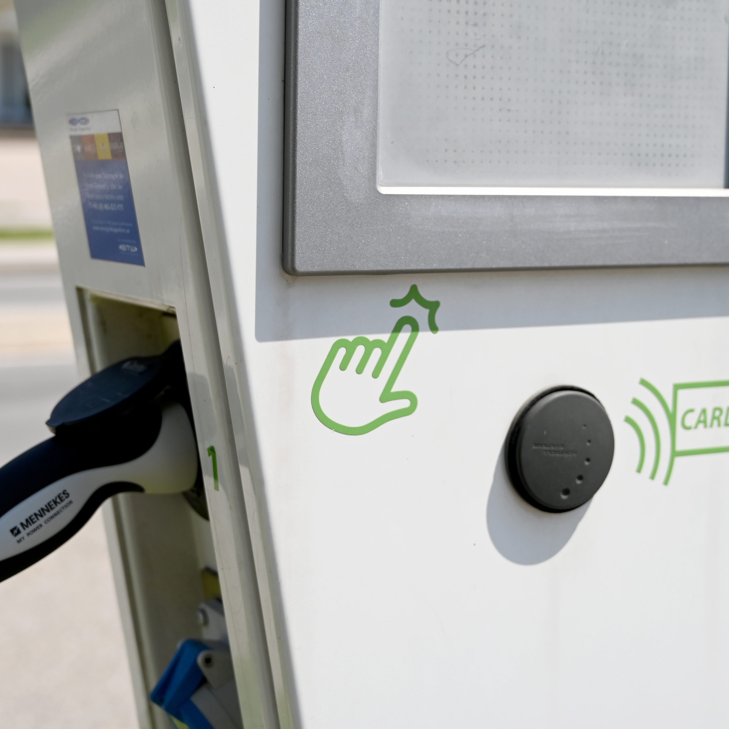 AK beklagt "Preis-Dschungel" bei E-Tankstellen