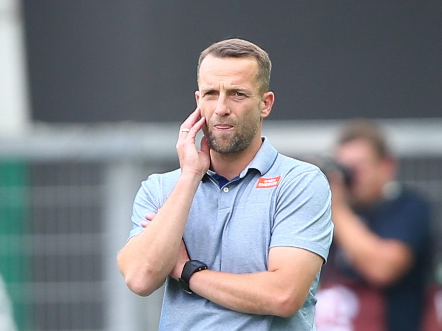 Ferdinand Feldhofer soll trotz 1:2-Niederlage gegen Sturm Graz weiterhin Rapid-Trainer bleiben. Ferdinand Feldhofer soll trotz 1:2-Niederlage gegen Sturm Graz weiterhin Rapid-Trainer bleiben.
