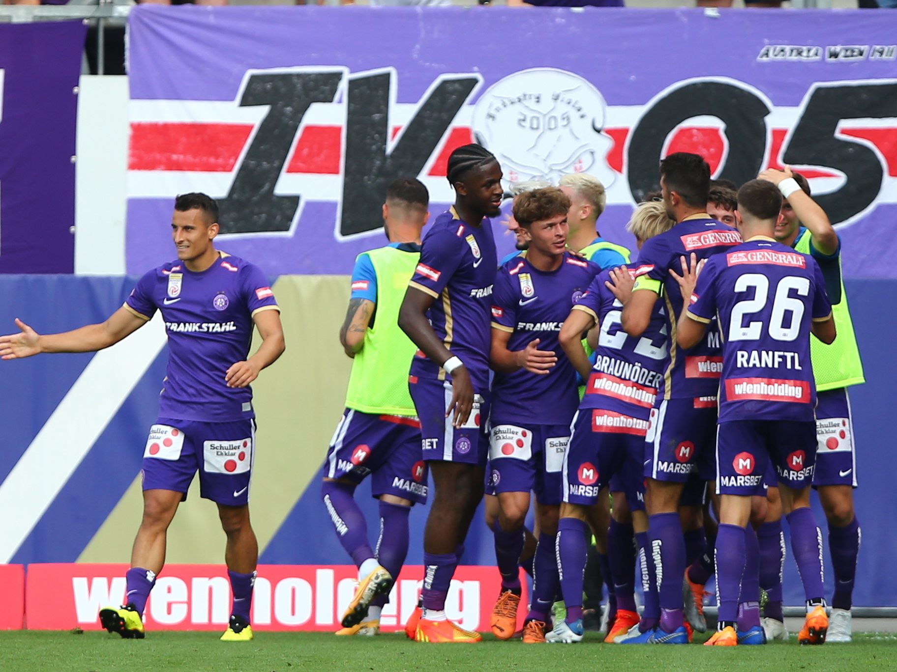 Hier sehen Sie das Match zwischen Austria Wien und Fenerbahce Istanbul live in der Konferenz. Hier sehen Sie das Match zwischen Austria Wien und Fenerbahce Istanbul live in der Konferenz.