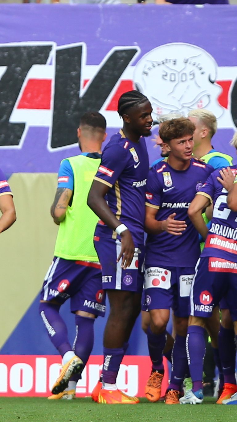 Hier sehen Sie das Match zwischen Austria Wien und Fenerbahce Istanbul live in der Konferenz.