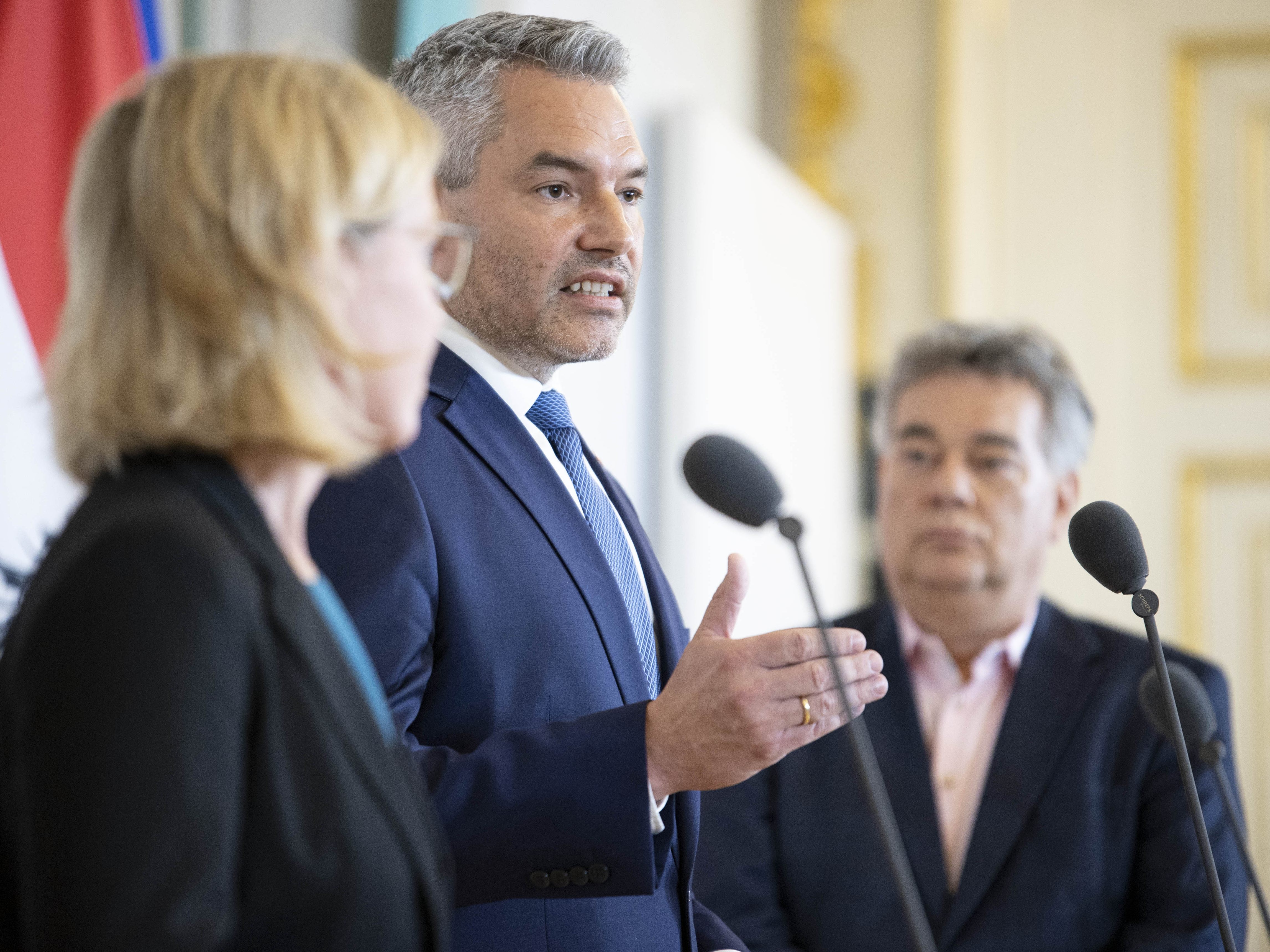 Opposition enttäuscht über Energie-Gipfel Opposition enttäuscht über Energie-Gipfel