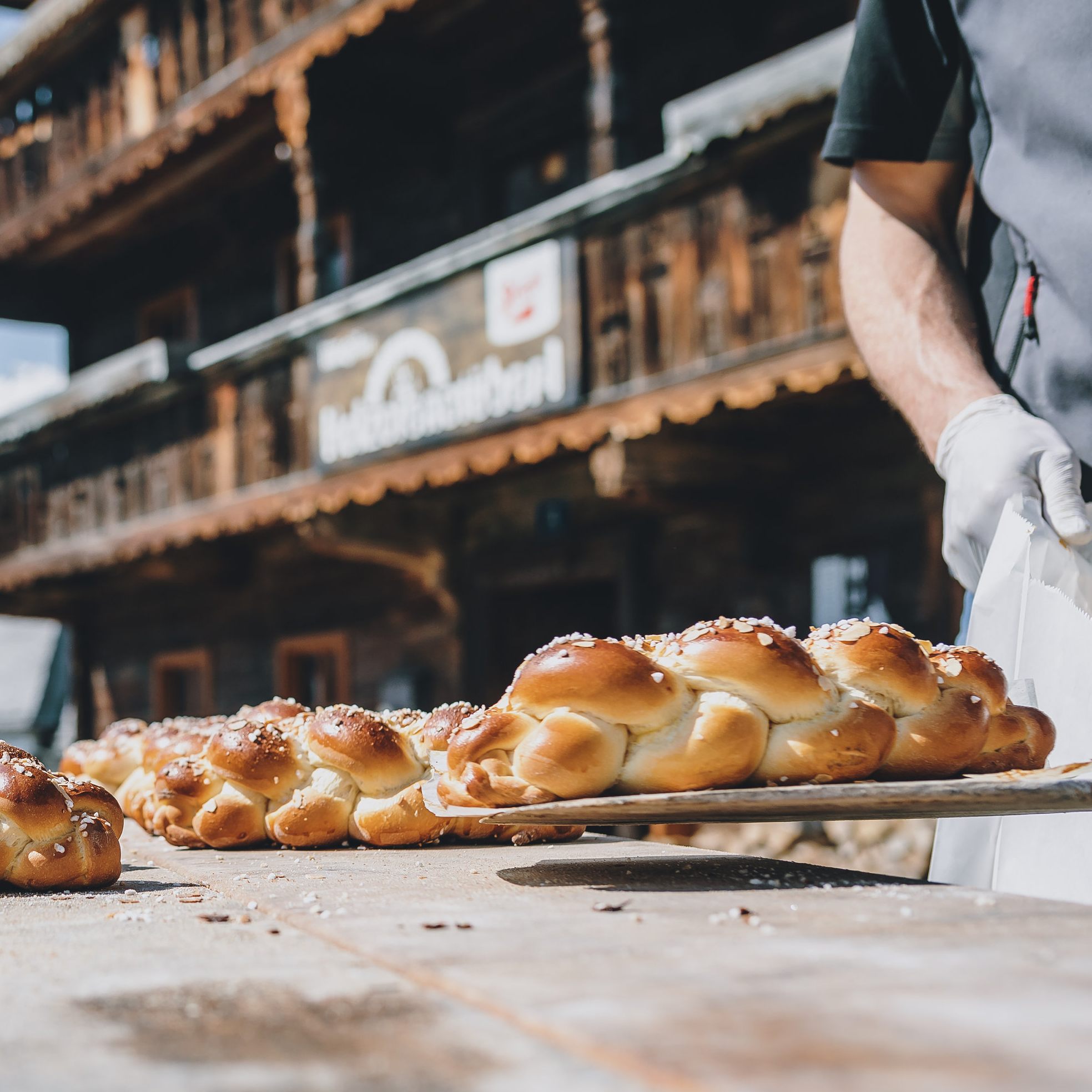 Der VKI testete 15 Striezel aus Supermärkten und Bäckereien.