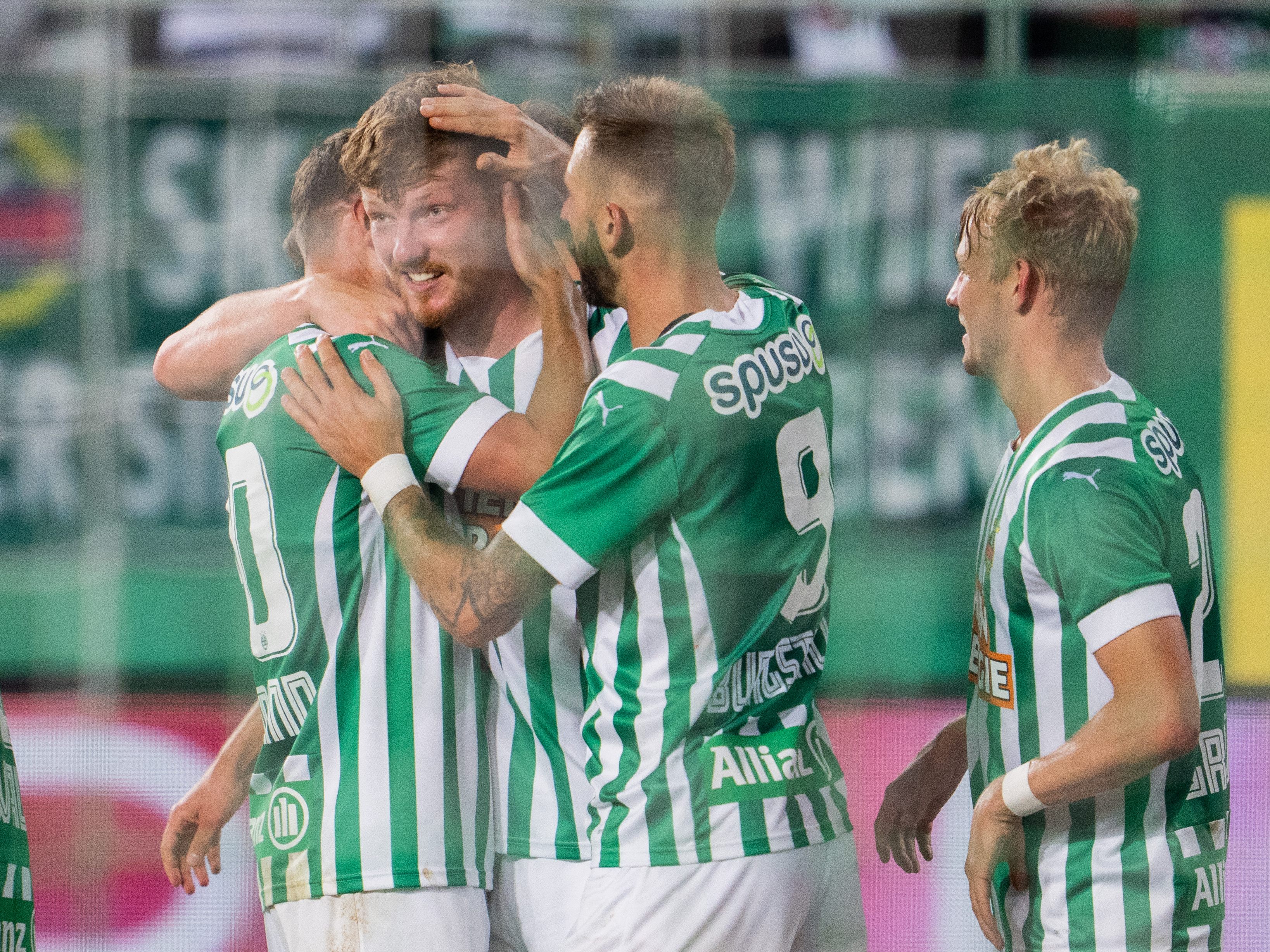 LIVE-Ticker zum Spiel Rapid Wien gegen Sturm Graz ab 17 Uhr. LIVE-Ticker zum Spiel Rapid Wien gegen Sturm Graz ab 17 Uhr.