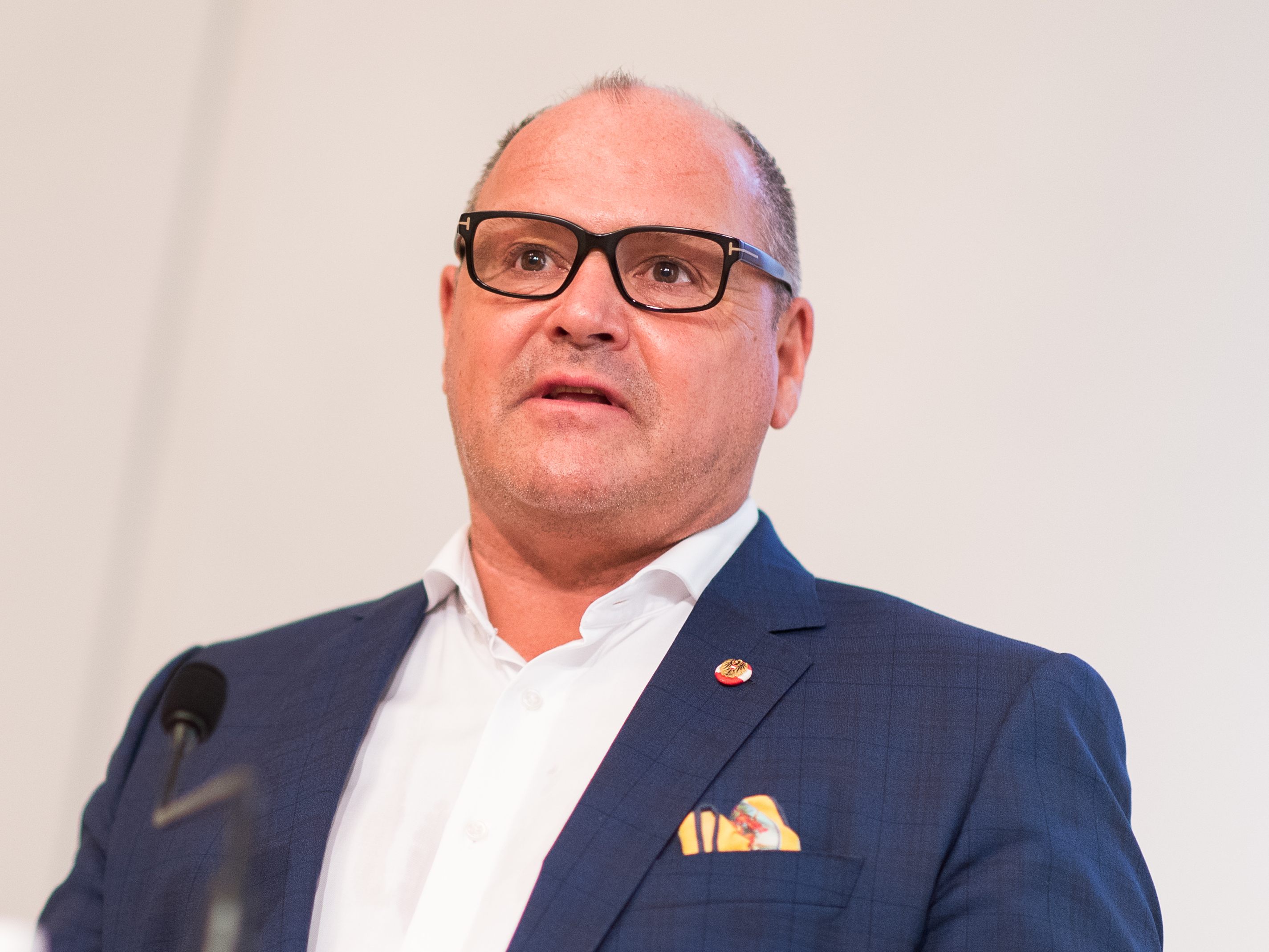 Die SPÖ wäre zu einer "Nachschärfung" des Energielenkungsgesetzes bereit. Laut SPÖ-Energiesprecher Alois Schroll war und ist die SPÖ verhandlungsbereit. Die SPÖ wäre zu einer "Nachschärfung" des Energielenkungsgesetzes bereit. Laut SPÖ-Energiesprecher Alois Schroll war und ist die SPÖ verhandlungsbereit.