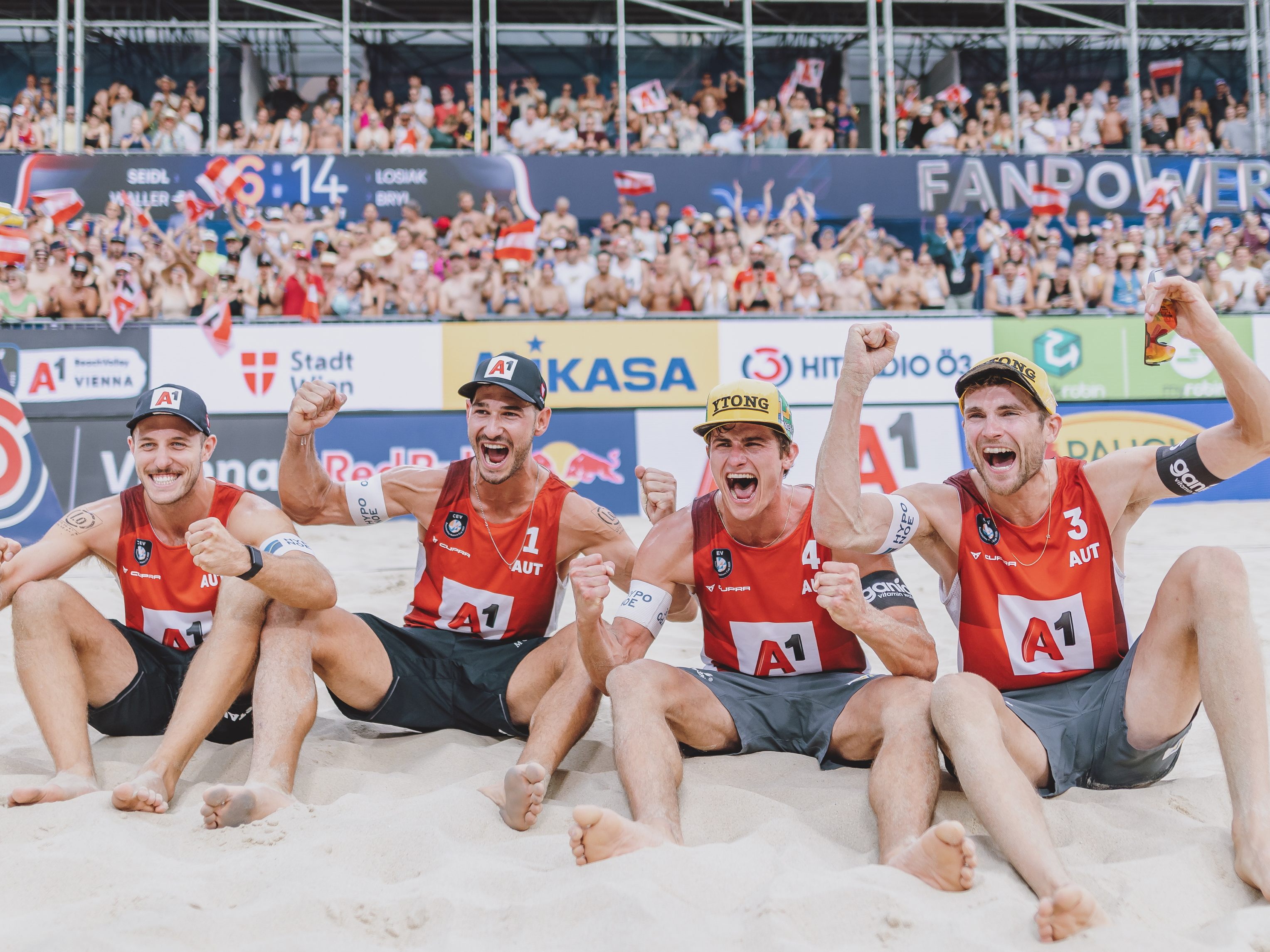 Moritz Pristauz, Martin Ermacora, Philipp Waller und Robin Seidl stehen beim Nations Cup in Wien im Halbfinale.