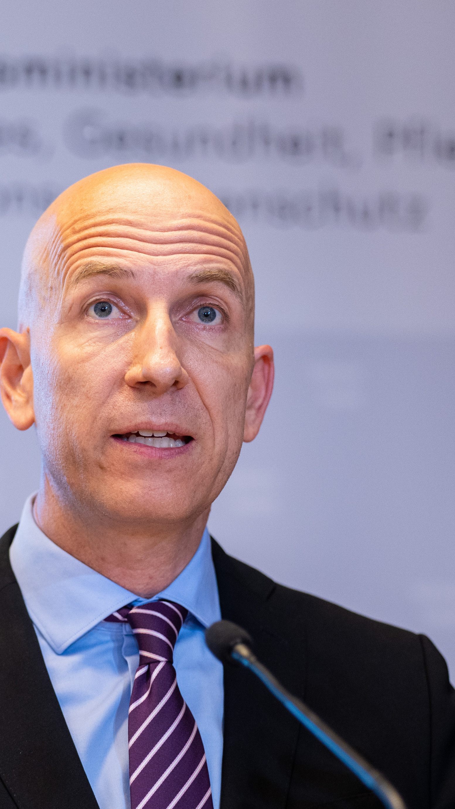 Wirtschaftsminister Martin Kocher sieht die Wettbewerbsfähigkeit der EU gefährdet.