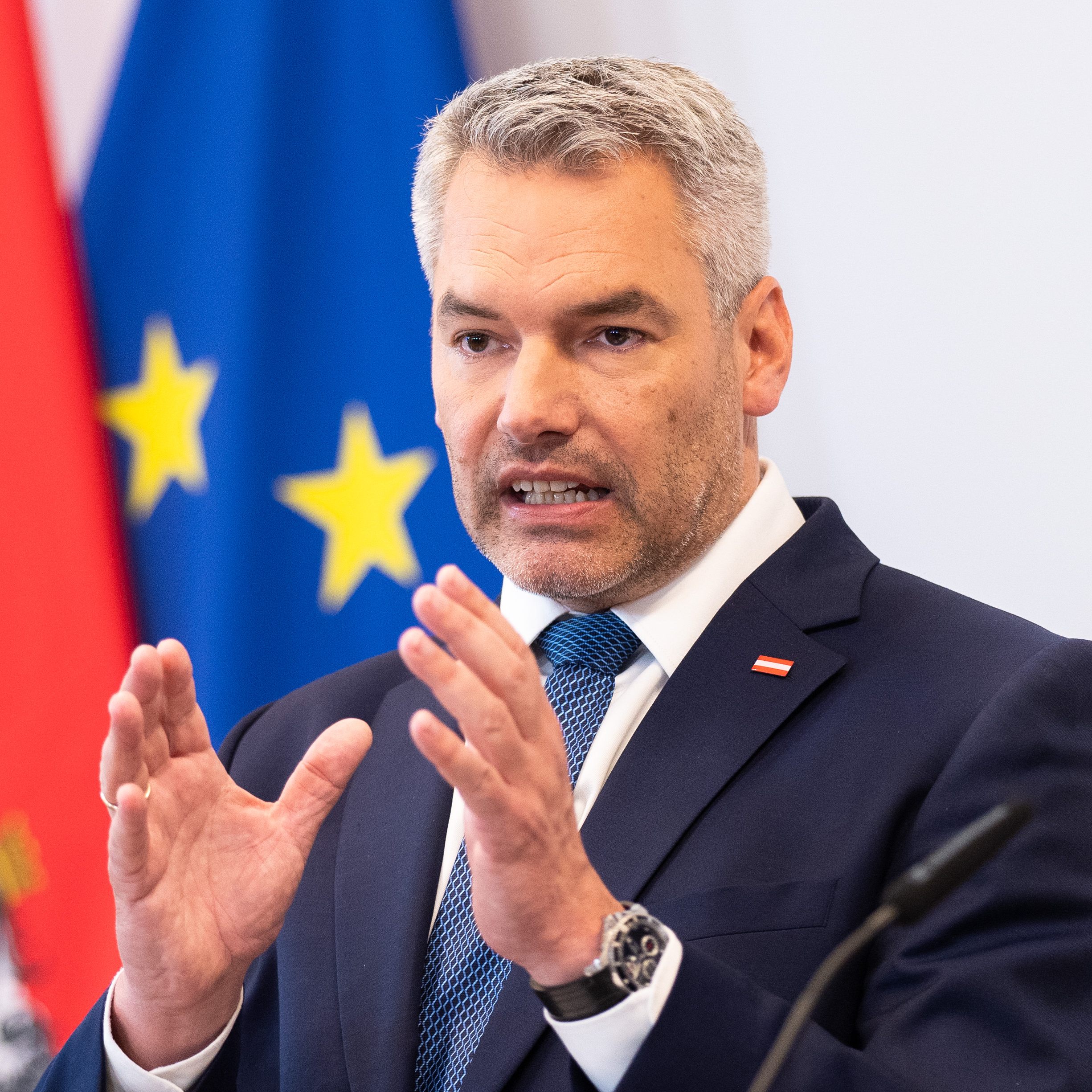 Bundeskanzler Karl Nehammer (ÖVP) forderte am Sonntag einen europäischen Strompreisdeckel.