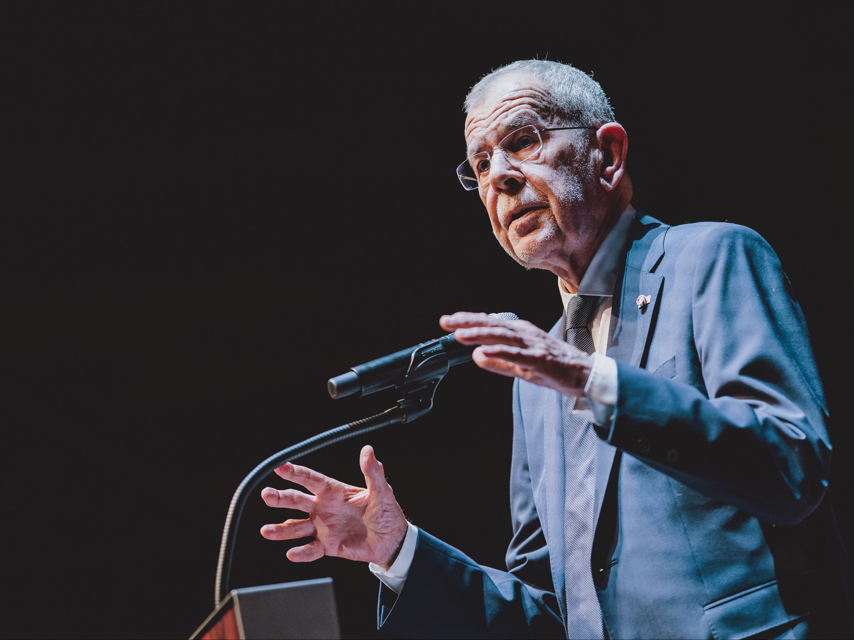 Alexander Van der Bellen knackt die Spenden-Millionengrenze bei der BP-Wahl. Alexander Van der Bellen knackt die Spenden-Millionengrenze bei der BP-Wahl.