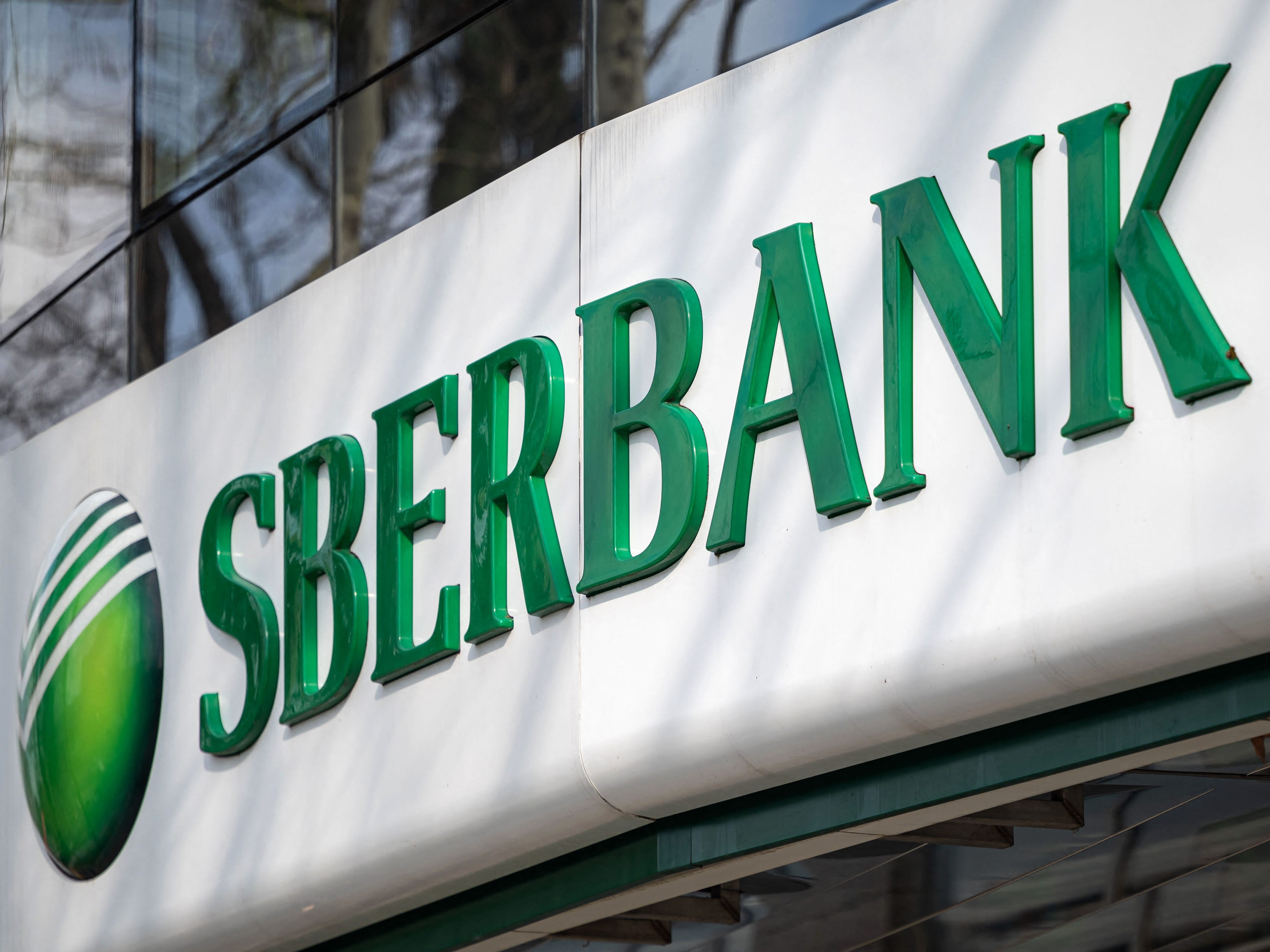 Ein Gericht in Prag schickte die Sberbank CZ in Konkurs. Ein Gericht in Prag schickte die Sberbank CZ in Konkurs.