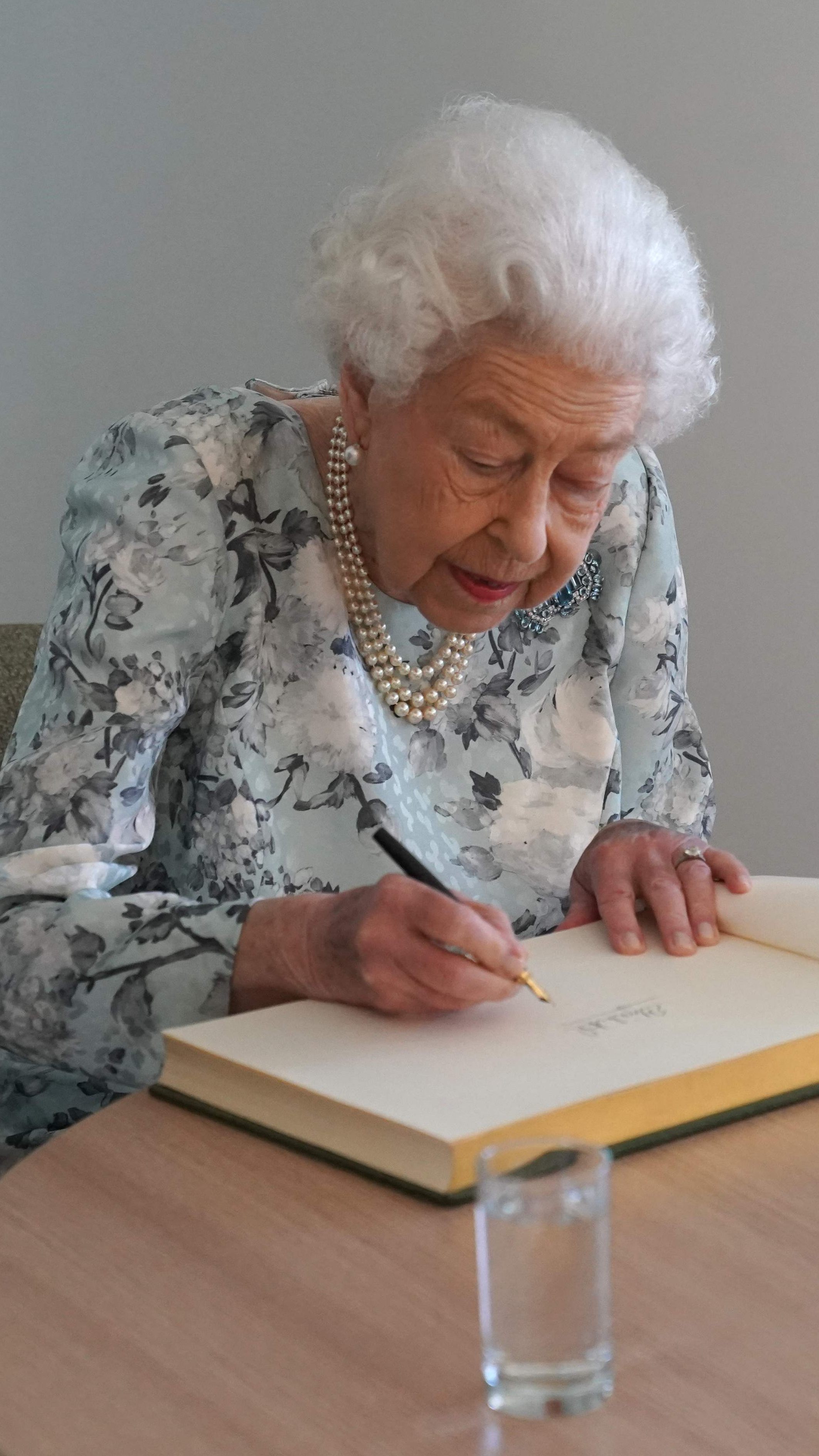 Queen Elizabeth II hat seit einiger Zeit mit gesundheitlichen Problemen zu kämpfen.